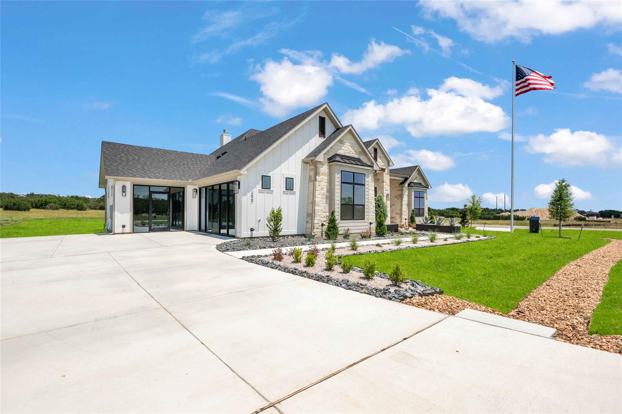 200 Saddle Springs Dr, Georgetown, TX 78633