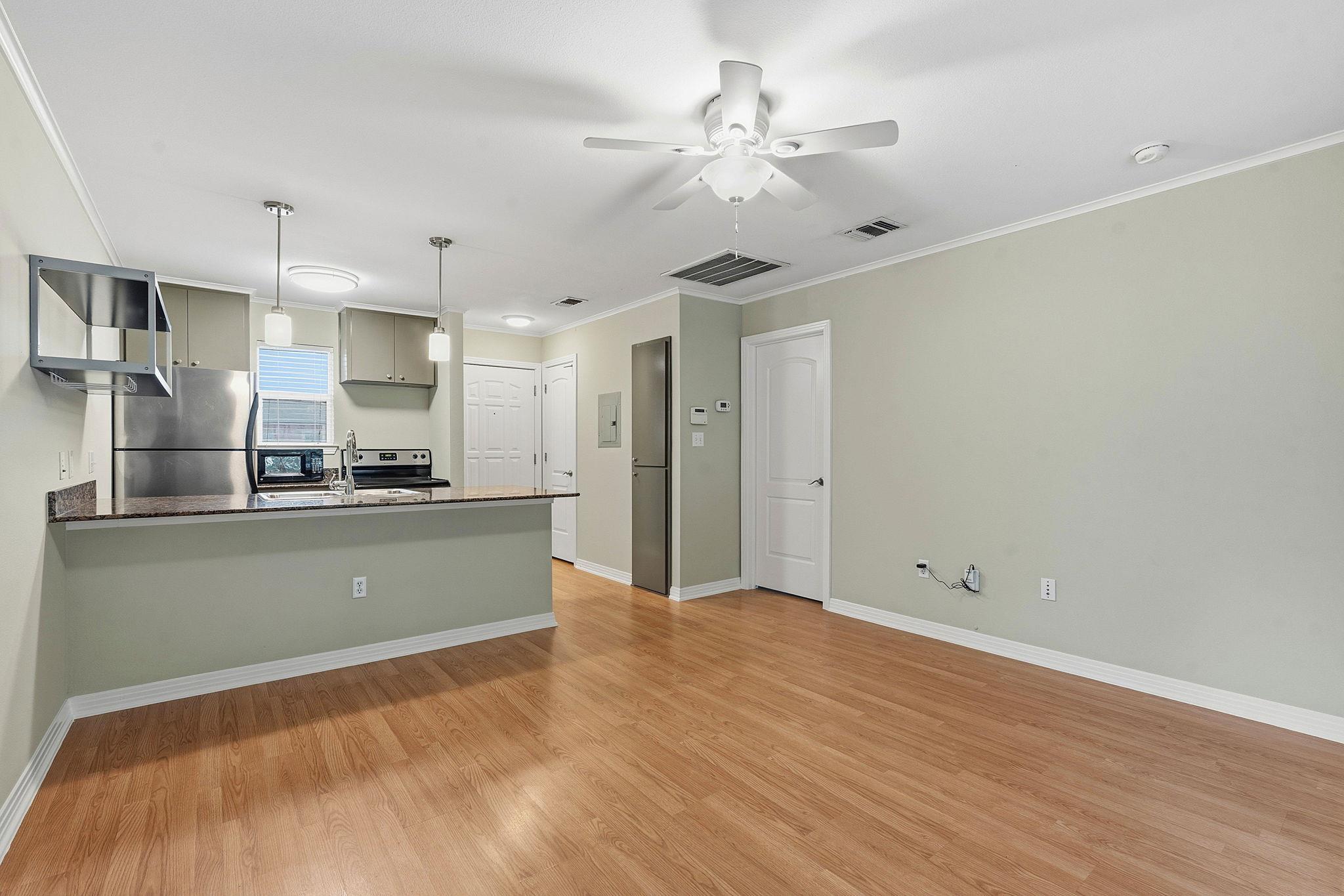 1422 Collier St # 203, Austin, TX 78704