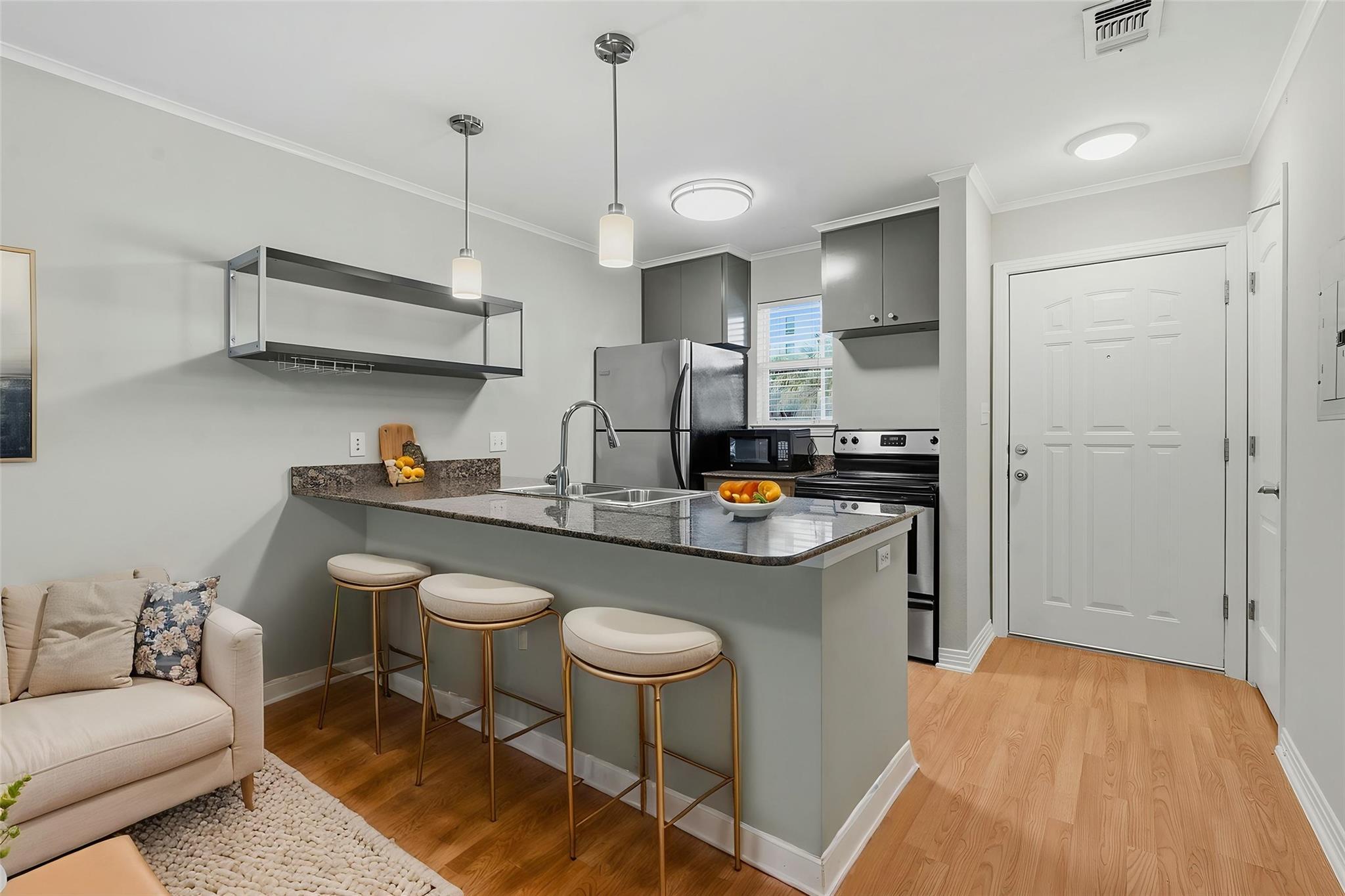 1422 Collier St # 203, Austin, TX 78704