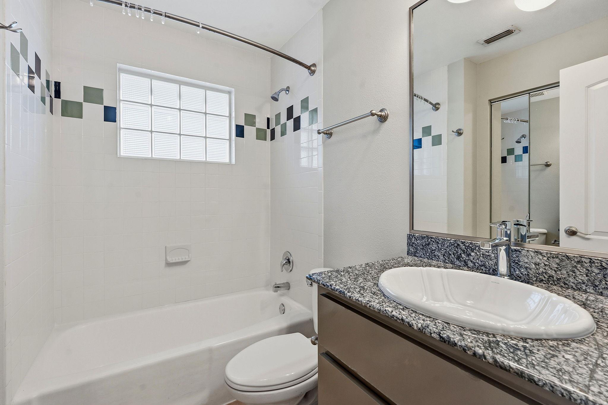 1422 Collier St # 203, Austin, TX 78704