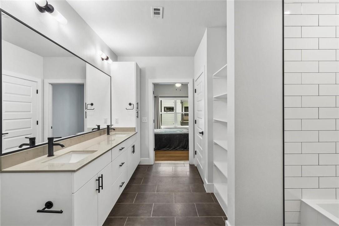 3101 Govalle Ave # 214, Austin, TX 78702