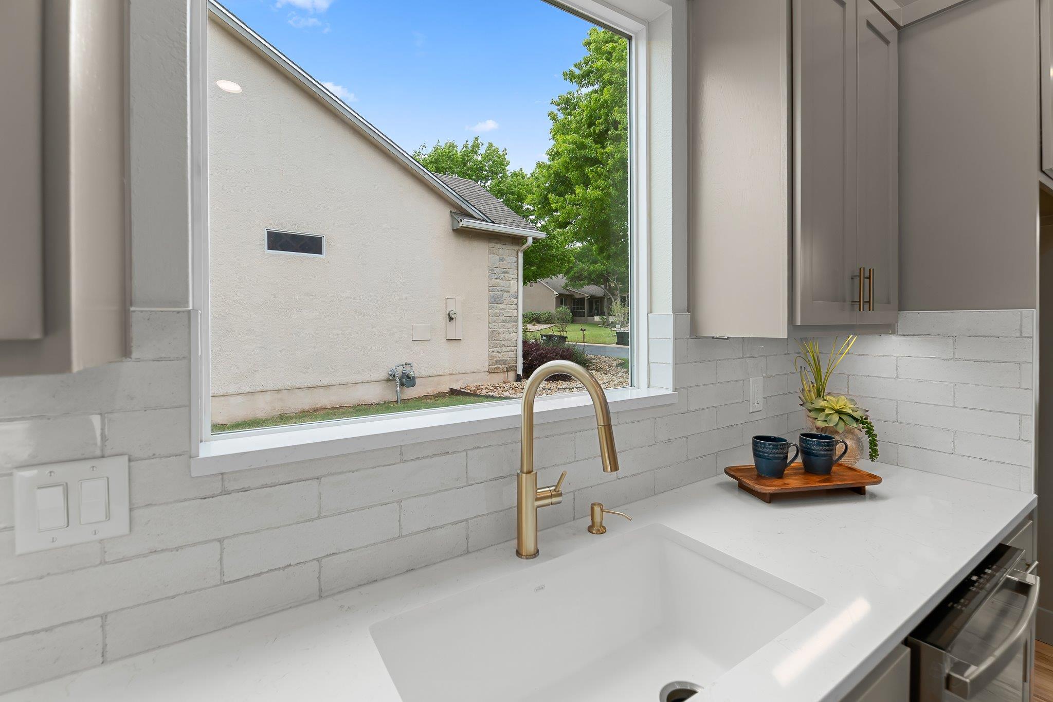 130 Crepe Myrtle Ln, Georgetown, TX 78633