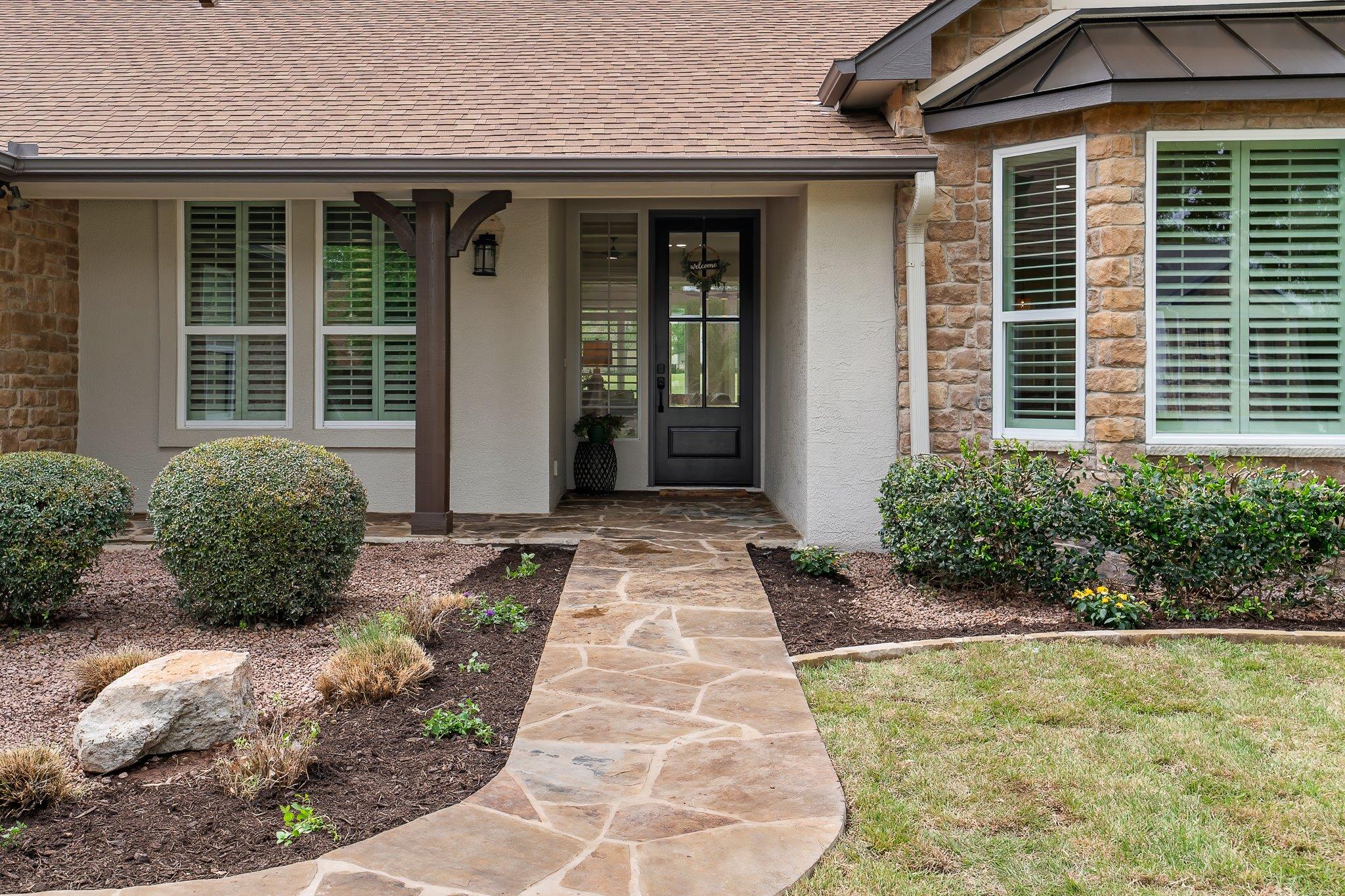130 Crepe Myrtle Ln, Georgetown, TX 78633
