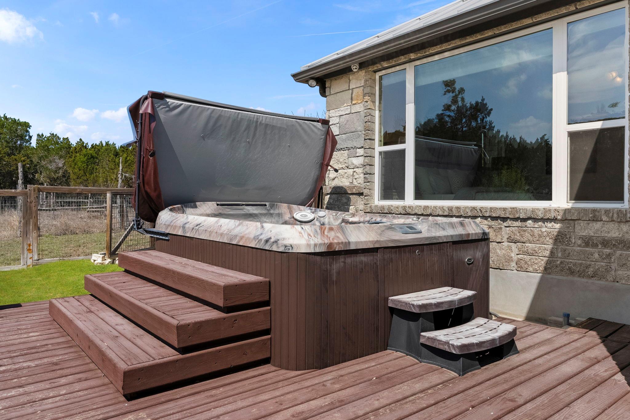 948 Lazy Diamond, Canyon Lake, TX 78133