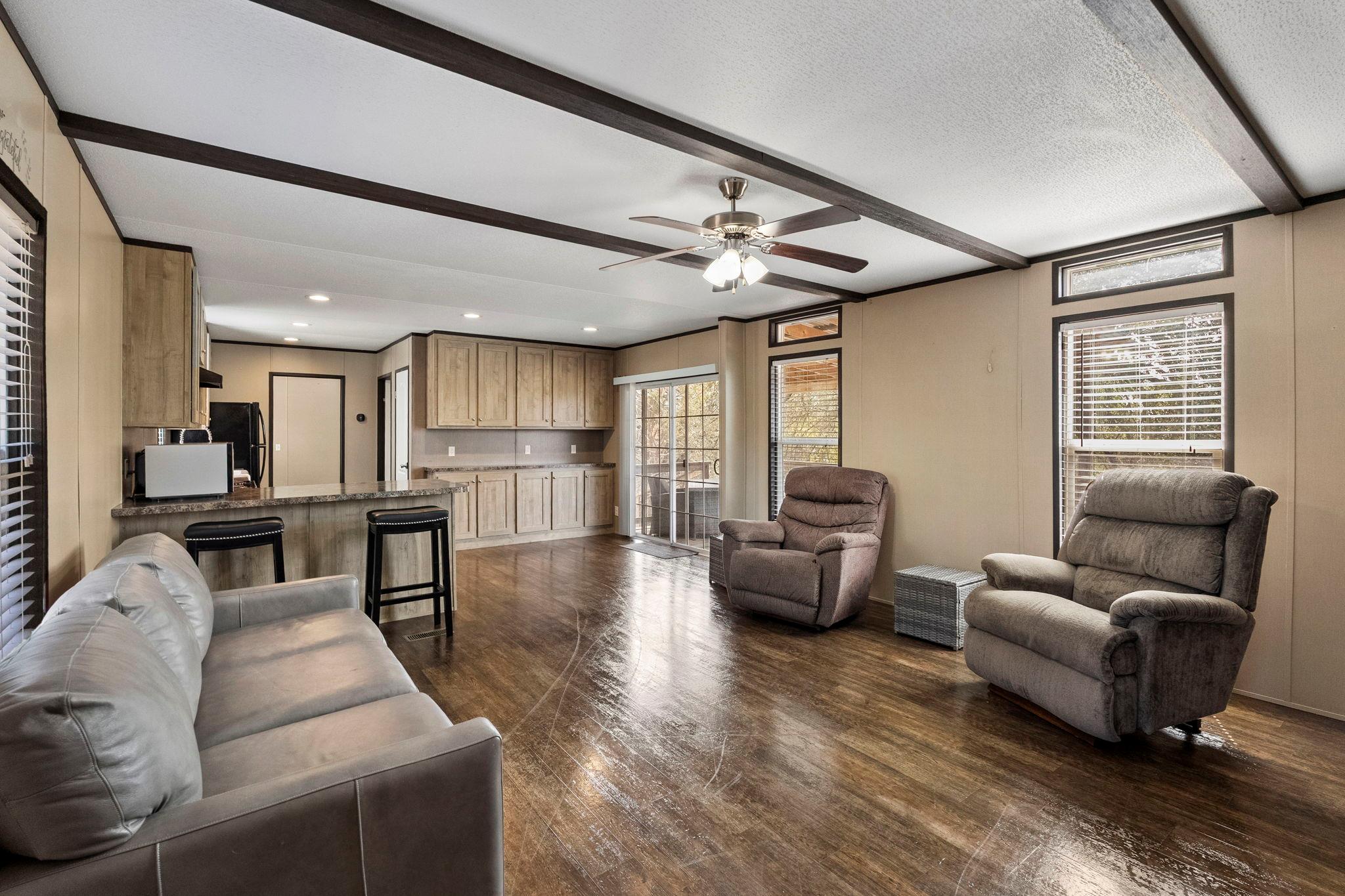 948 Lazy Diamond, Canyon Lake, TX 78133