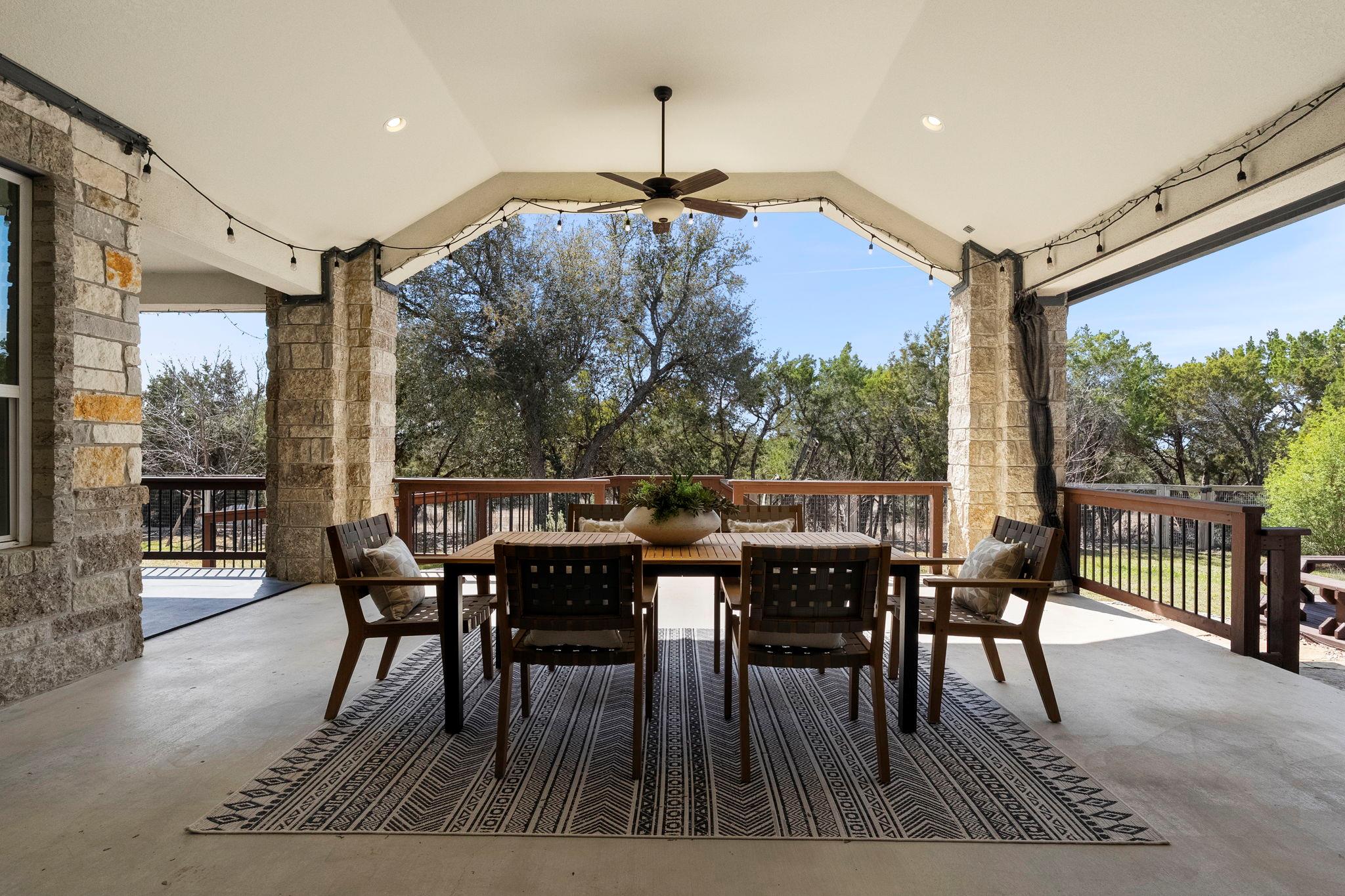 948 Lazy Diamond, Canyon Lake, TX 78133