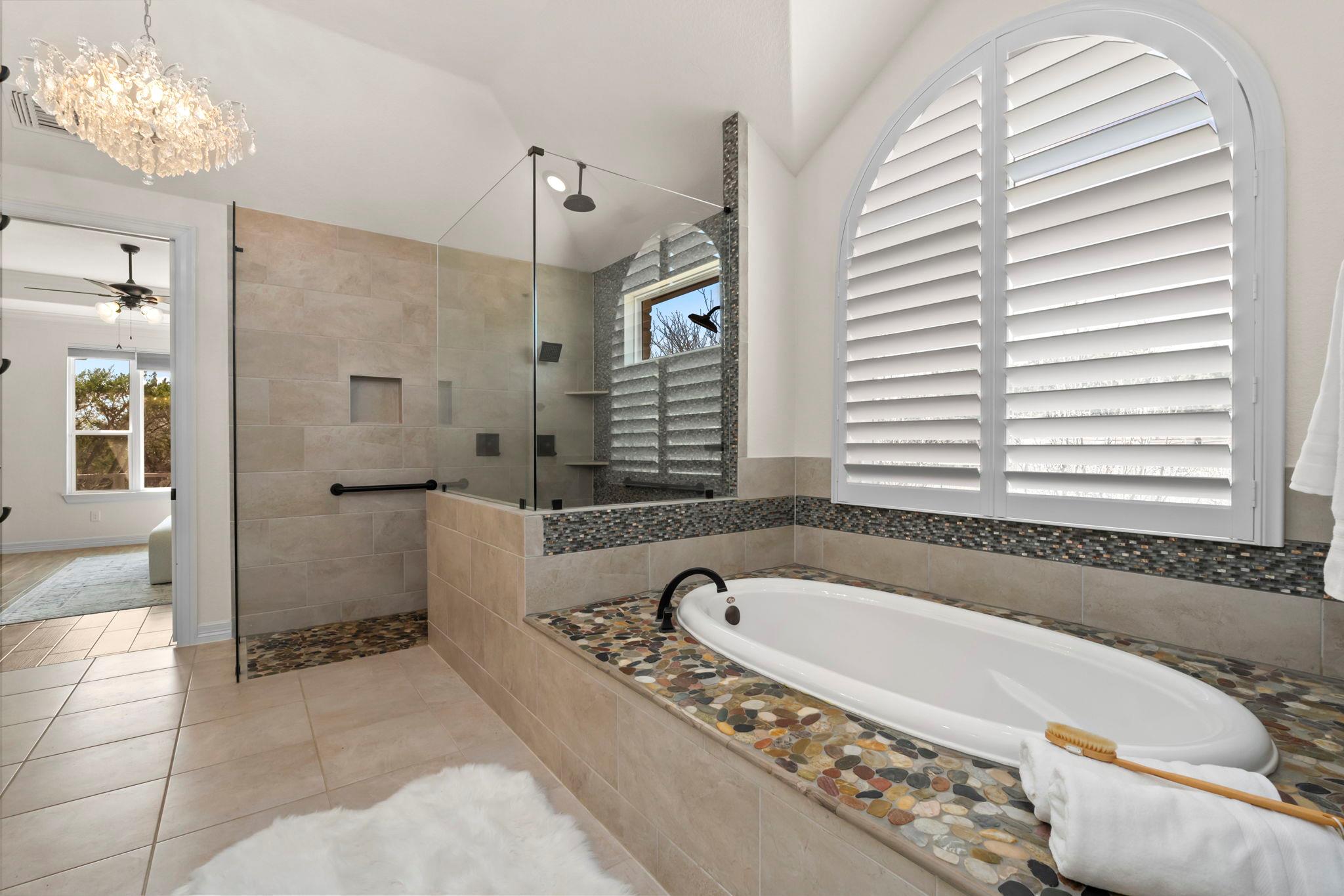 948 Lazy Diamond, Canyon Lake, TX 78133