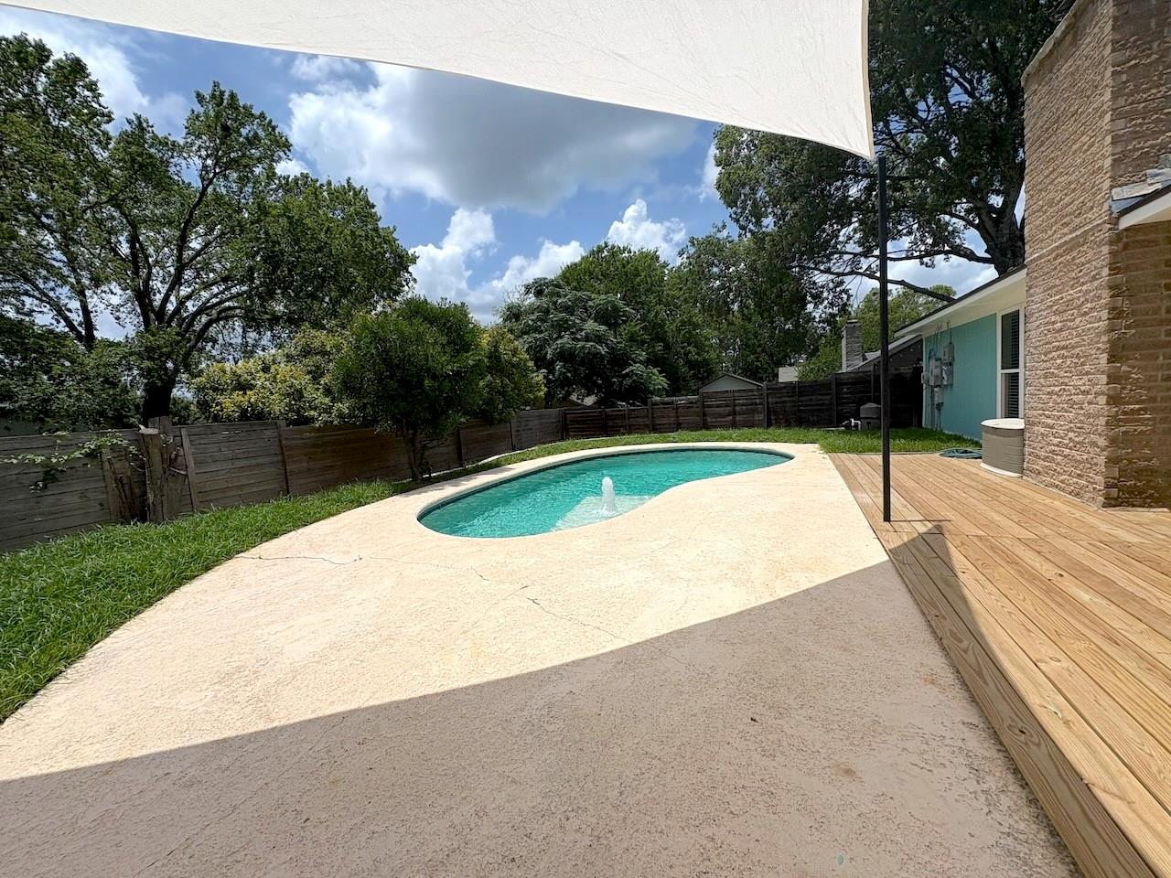 1121 Stoneoak Ln, Austin, TX 78745