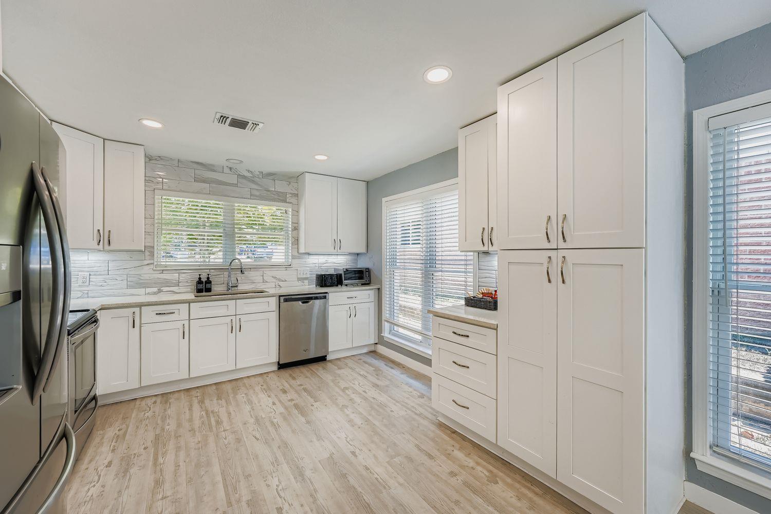 1121 Stoneoak Ln, Austin, TX 78745