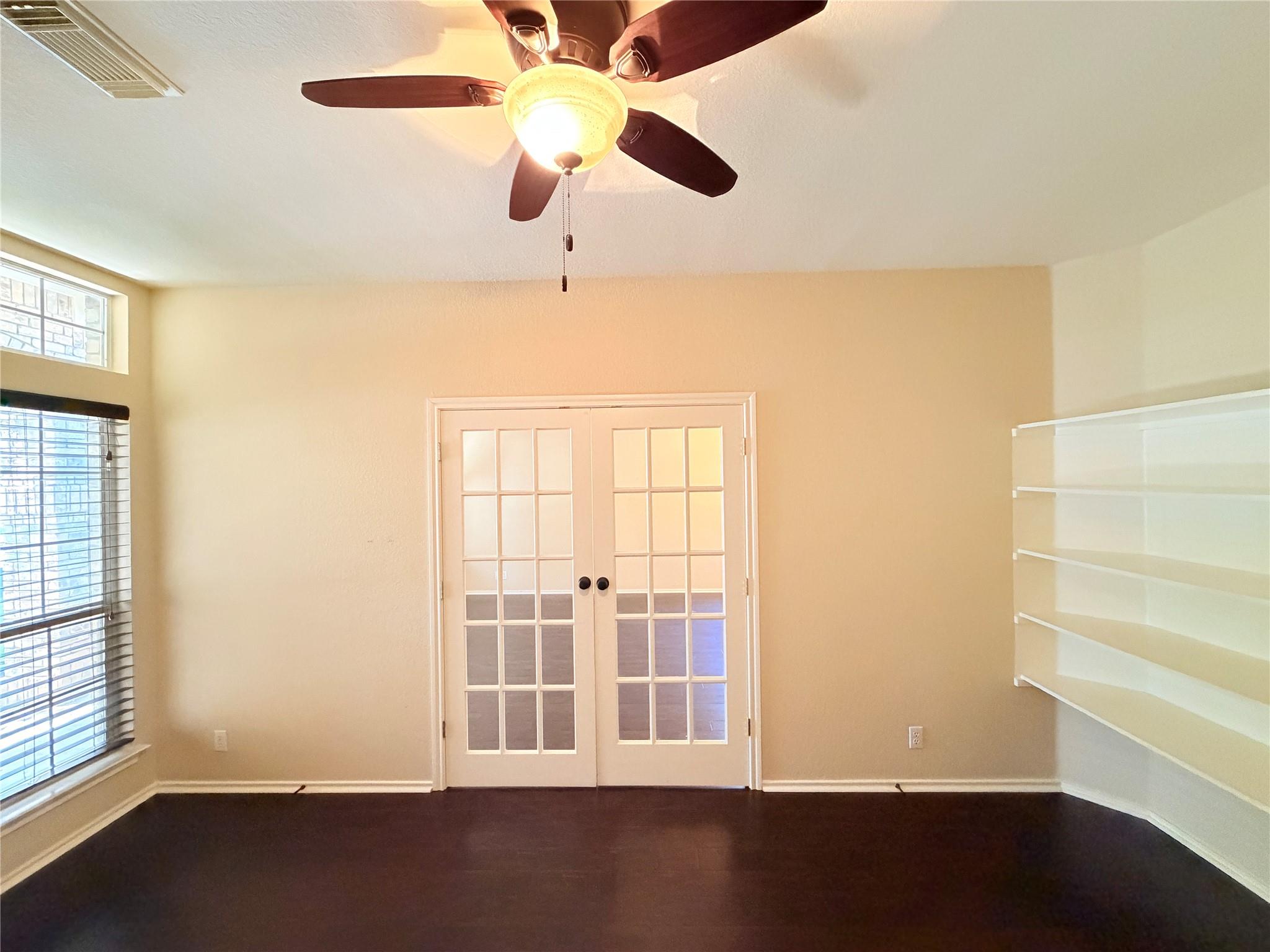 4415 Hunters Lodge Dr, Round Rock, TX 78681