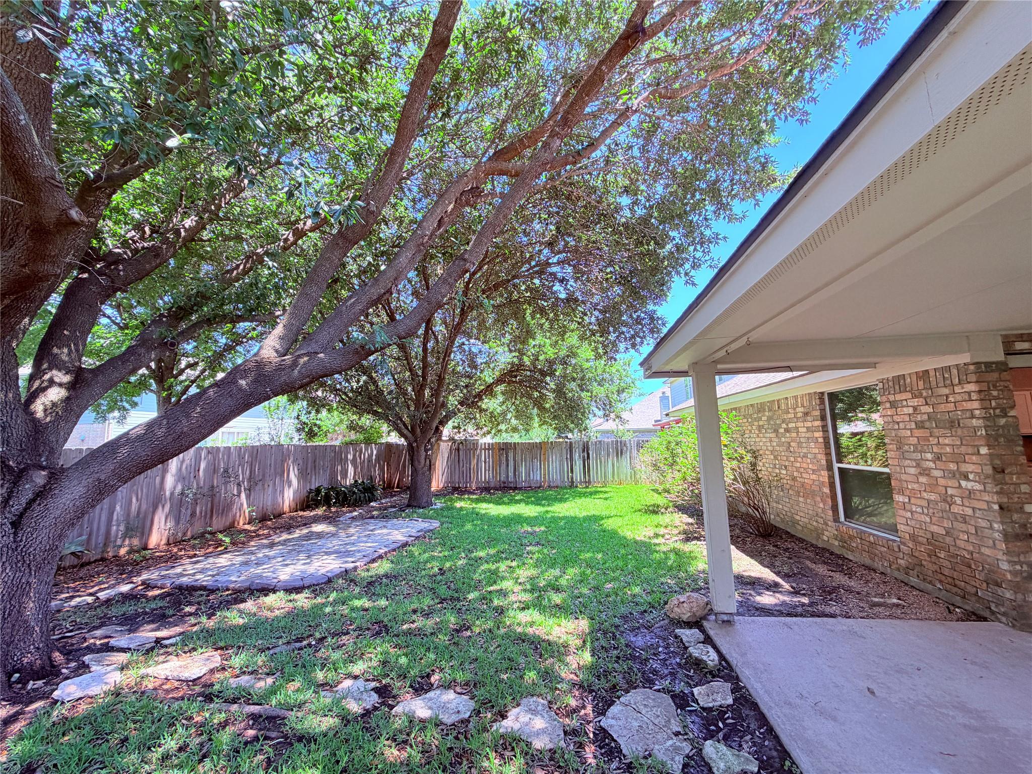 4415 Hunters Lodge Dr, Round Rock, TX 78681