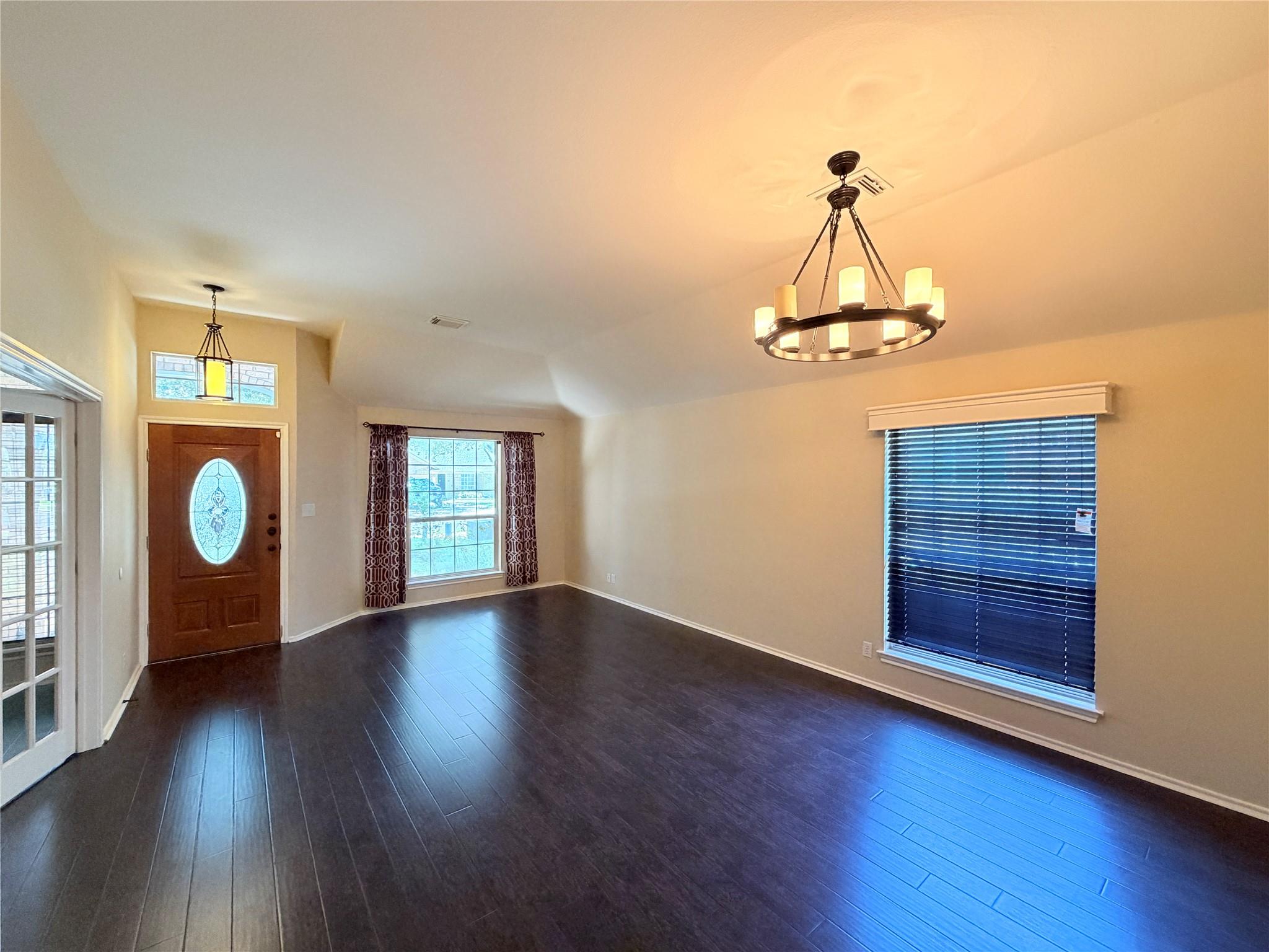 4415 Hunters Lodge Dr, Round Rock, TX 78681