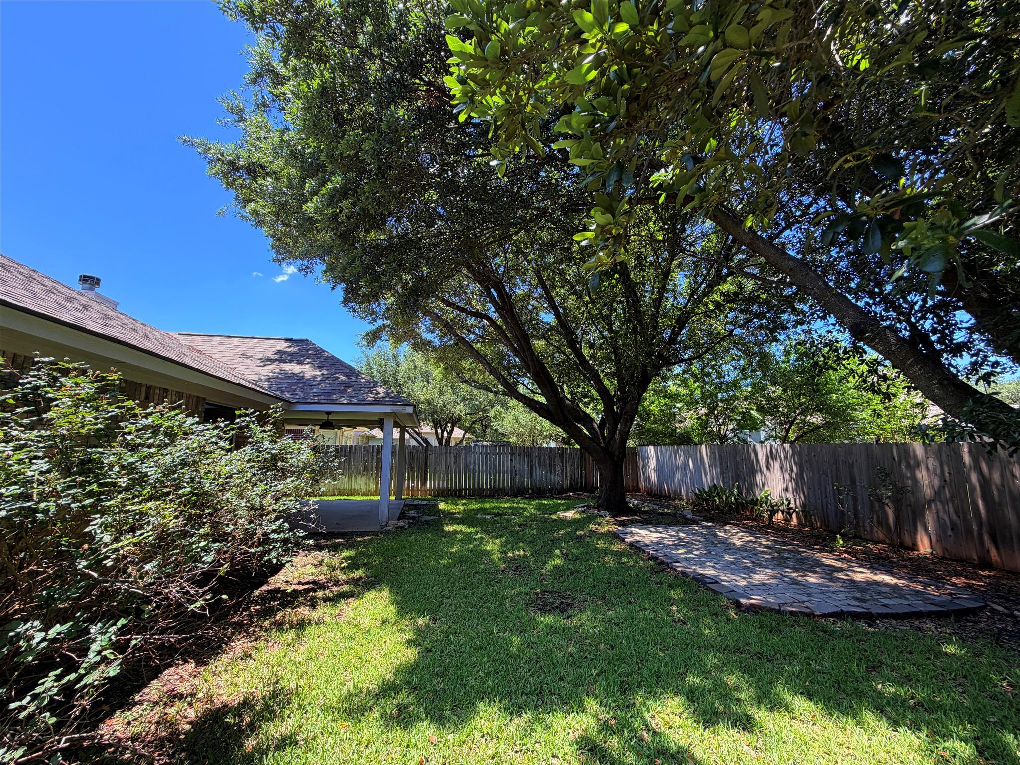 4415 Hunters Lodge Dr, Round Rock, TX 78681