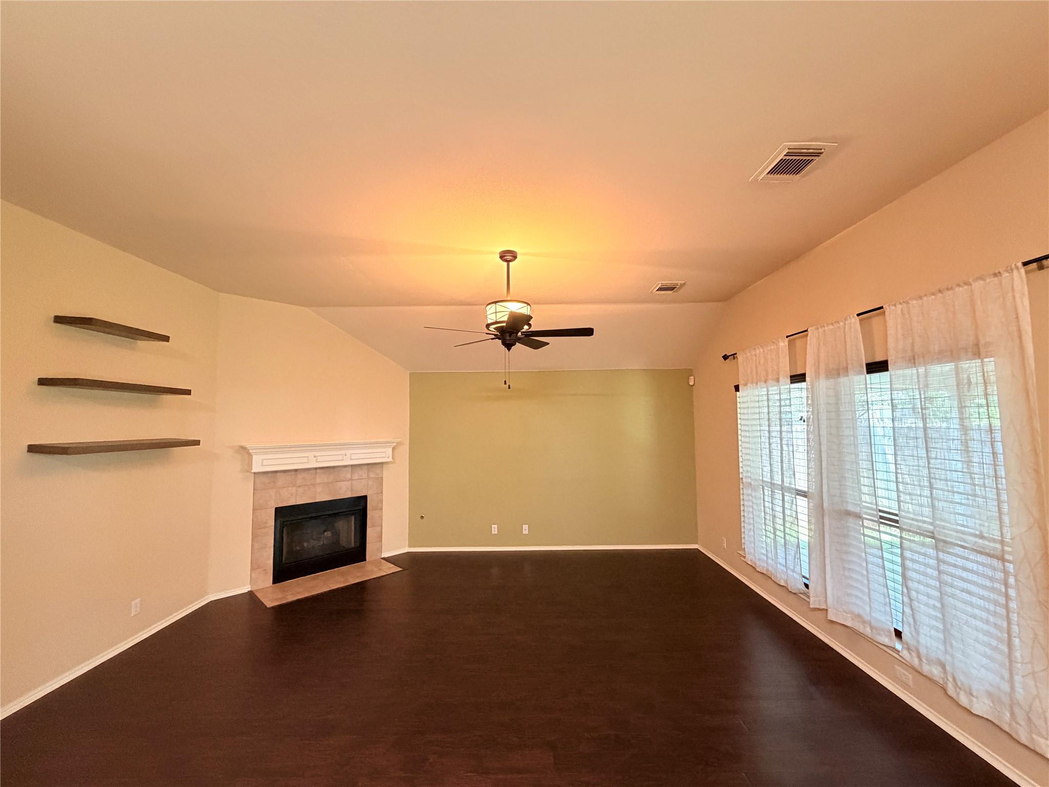 4415 Hunters Lodge Dr, Round Rock, TX 78681