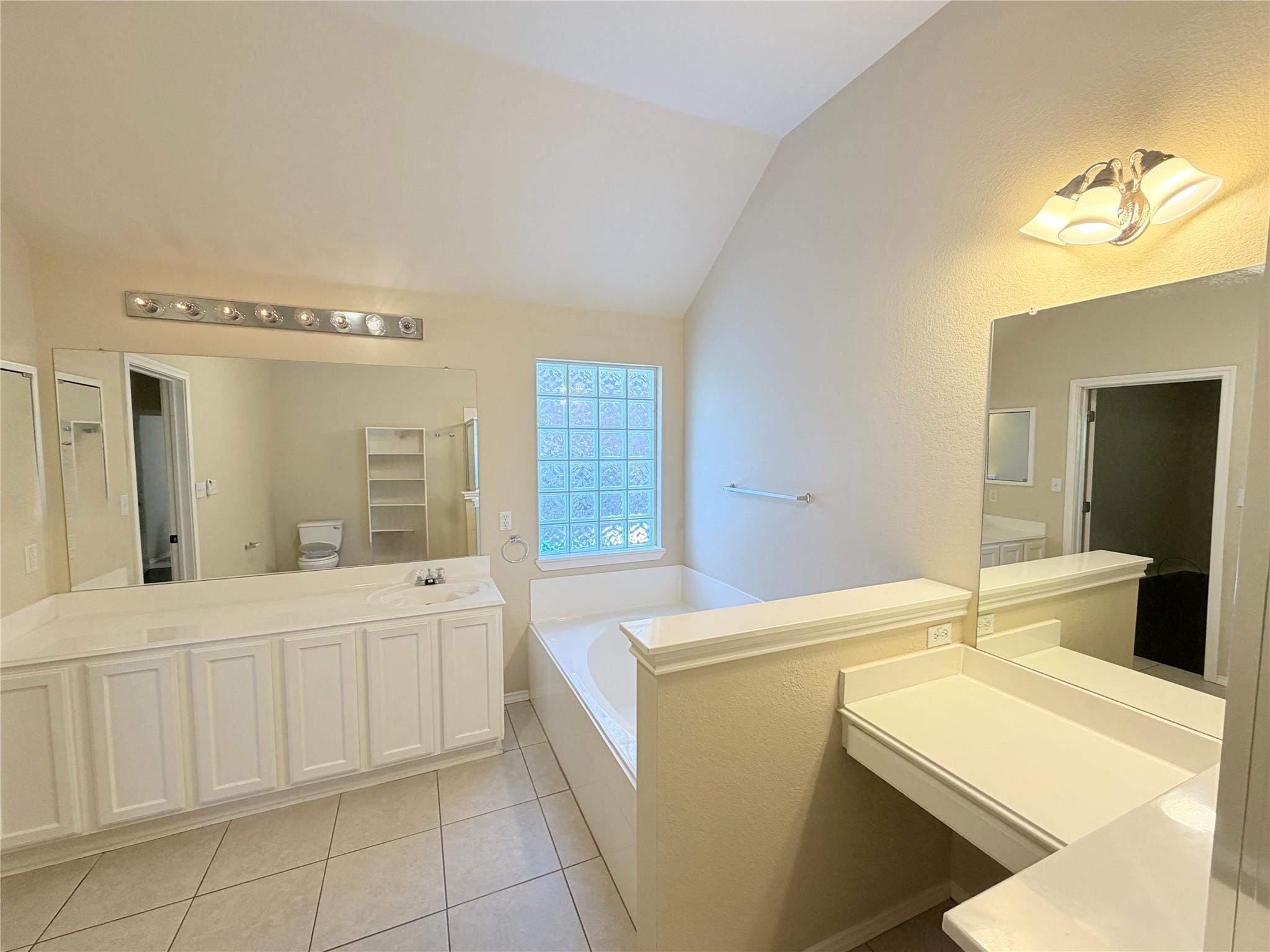 4415 Hunters Lodge Dr, Round Rock, TX 78681