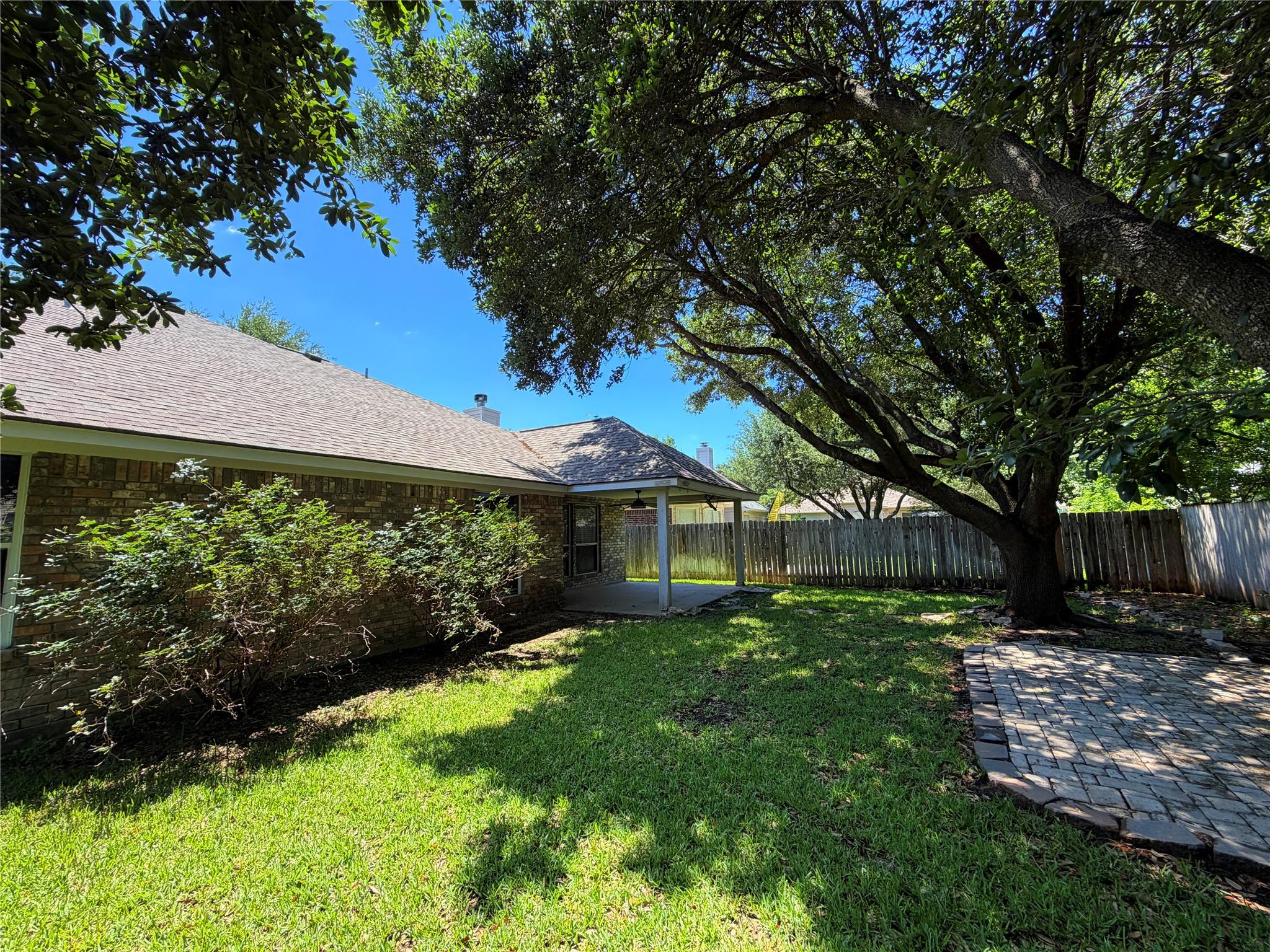4415 Hunters Lodge Dr, Round Rock, TX 78681