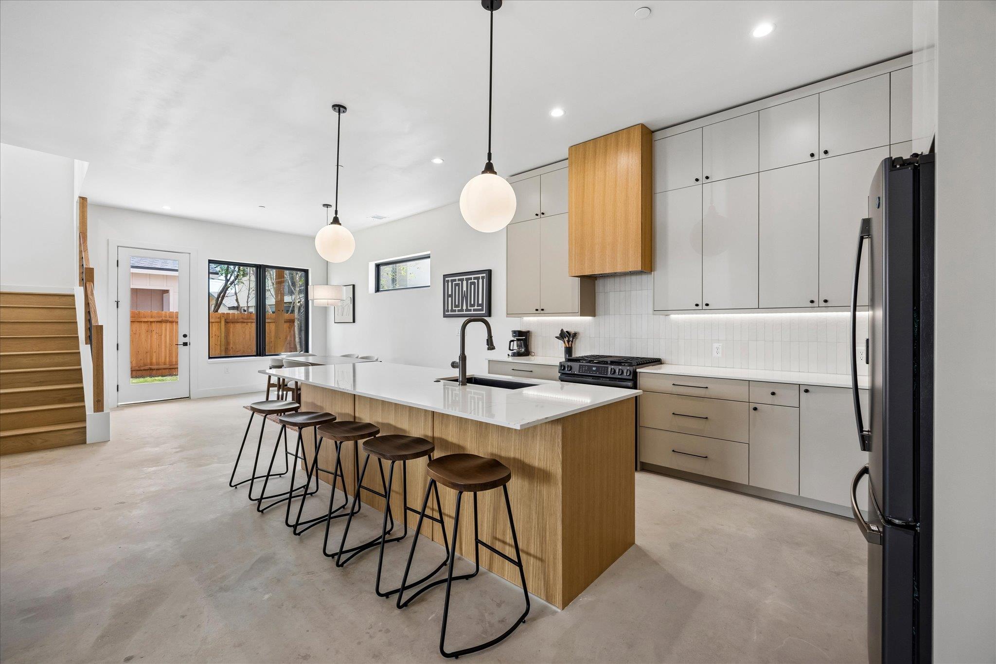 4416 S 1st St # 2, Austin, TX 78745