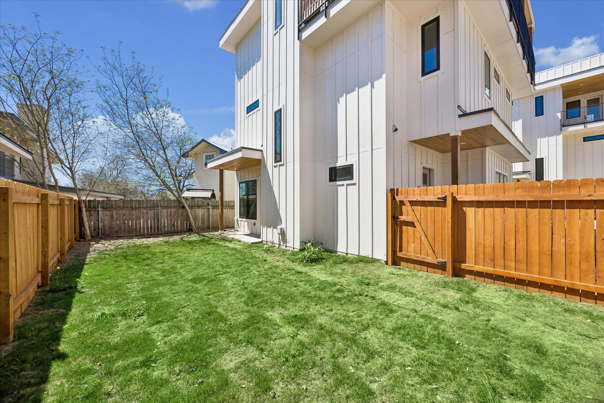 4416 S 1st St # 2, Austin, TX 78745