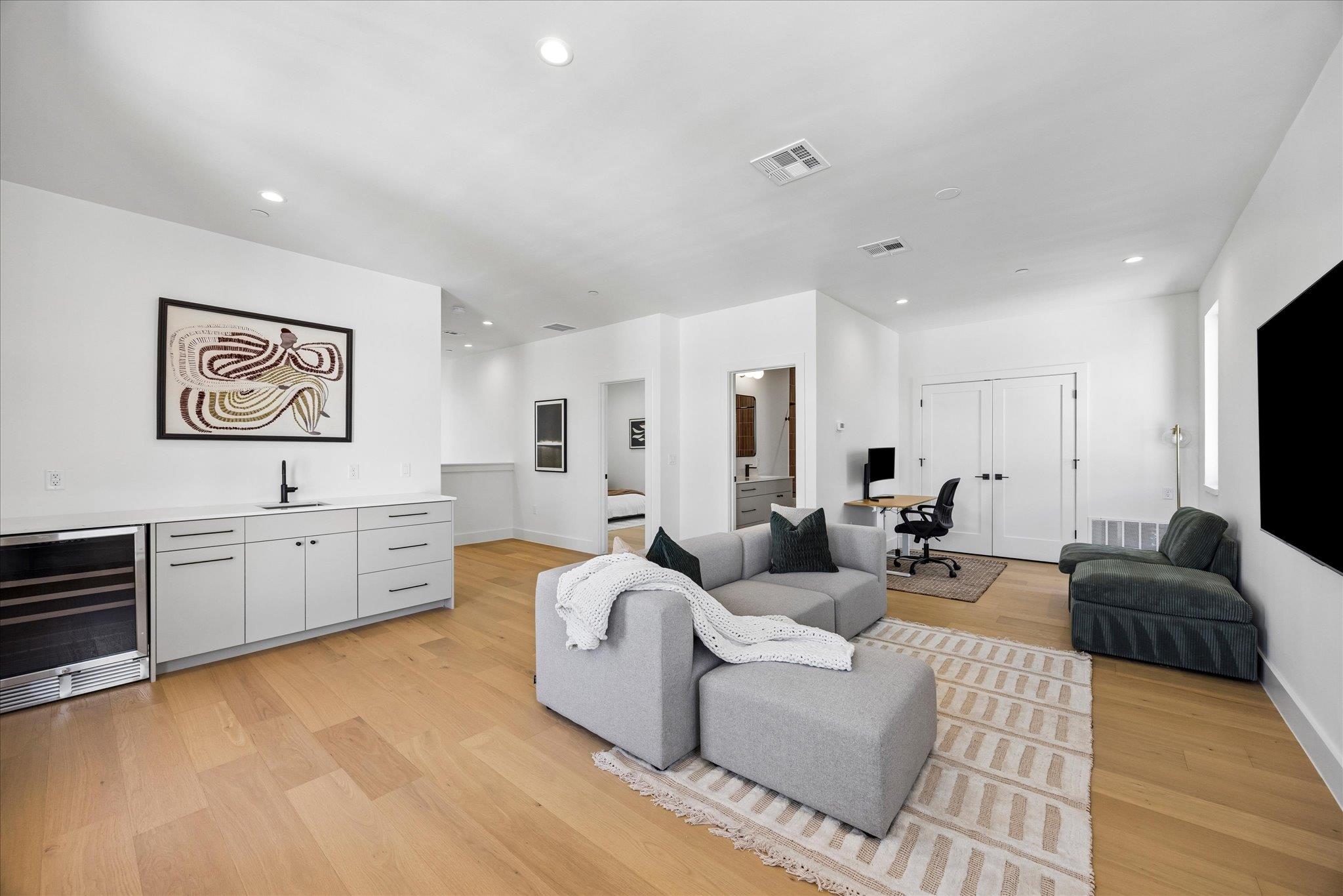 4416 S 1st St # 2, Austin, TX 78745