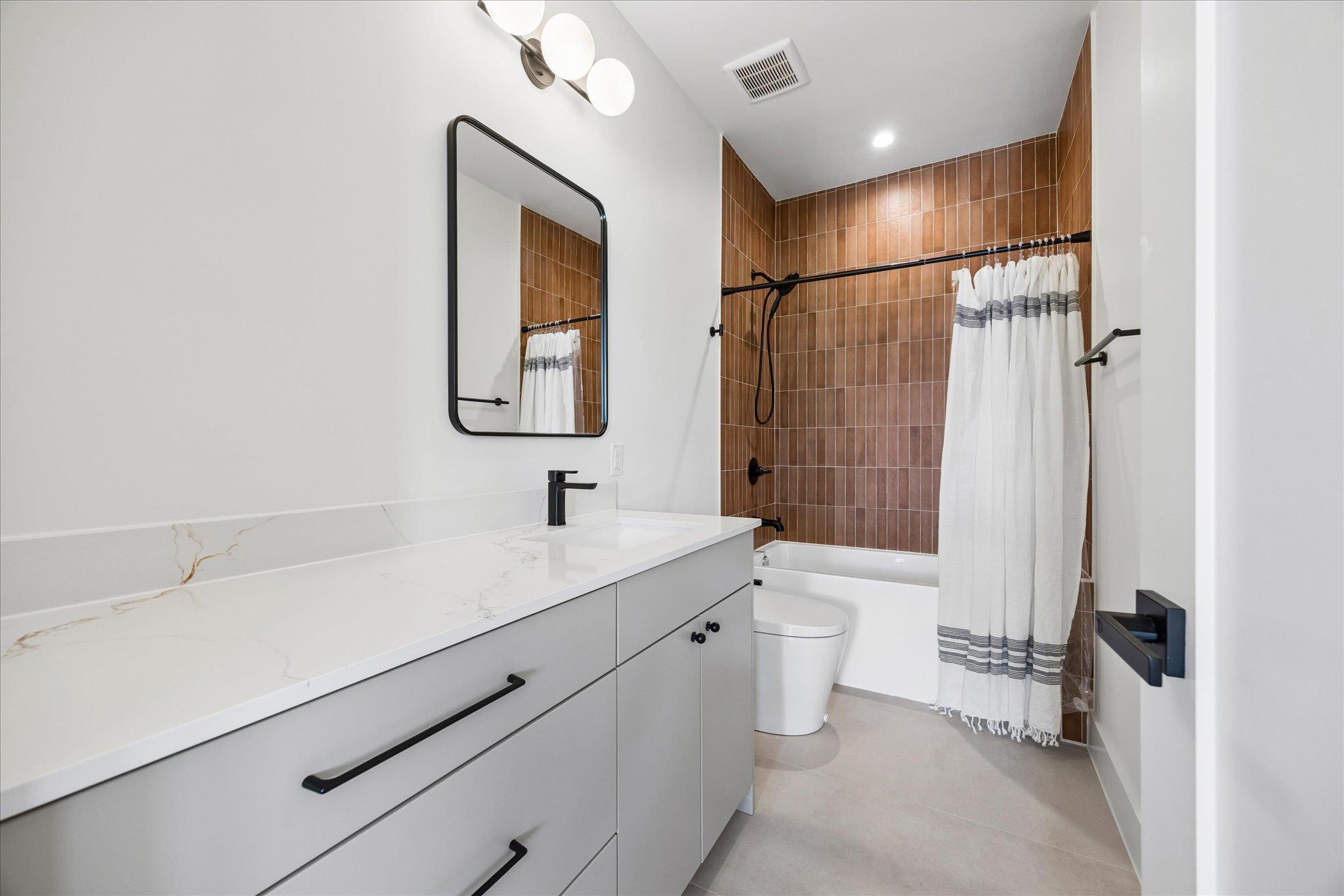 4416 S 1st St # 2, Austin, TX 78745