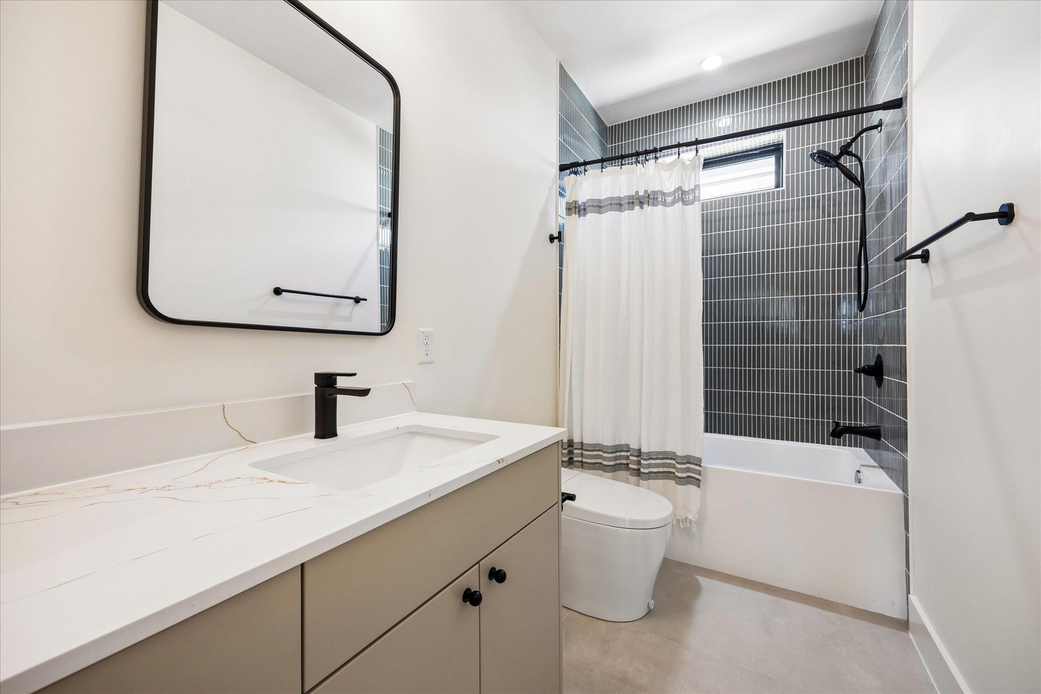 4416 S 1st St # 2, Austin, TX 78745