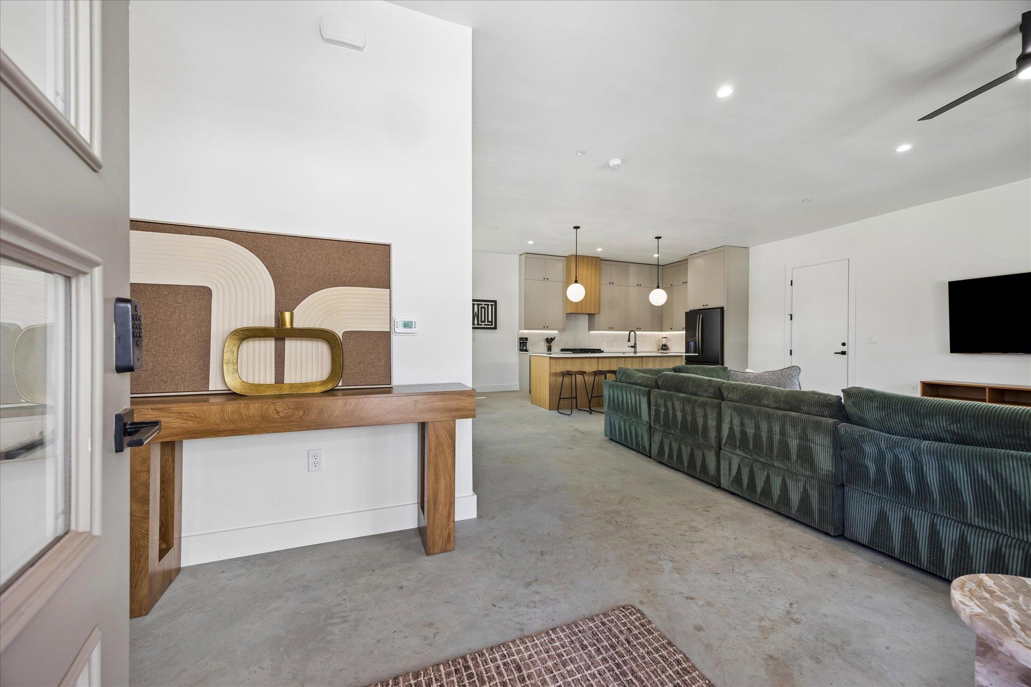 4416 S 1st St # 2, Austin, TX 78745