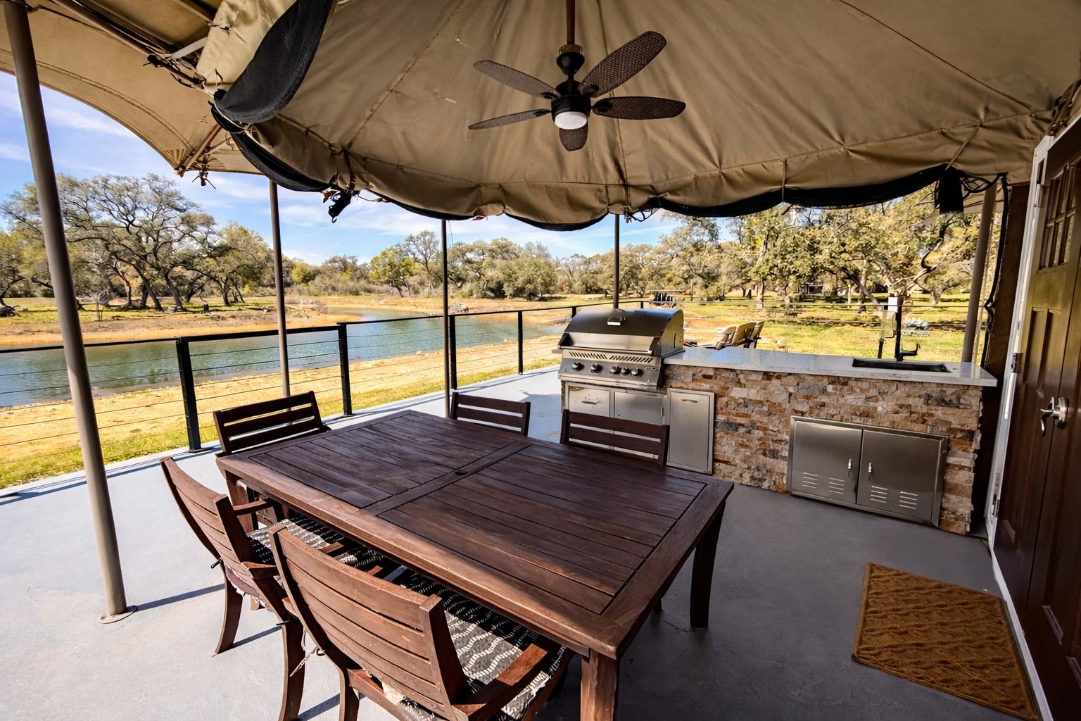 1839 County Road 103, Columbus, TX 78934