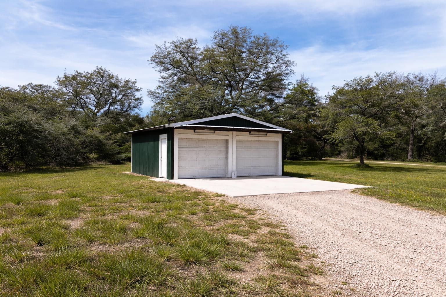 1839 County Road 103, Columbus, TX 78934
