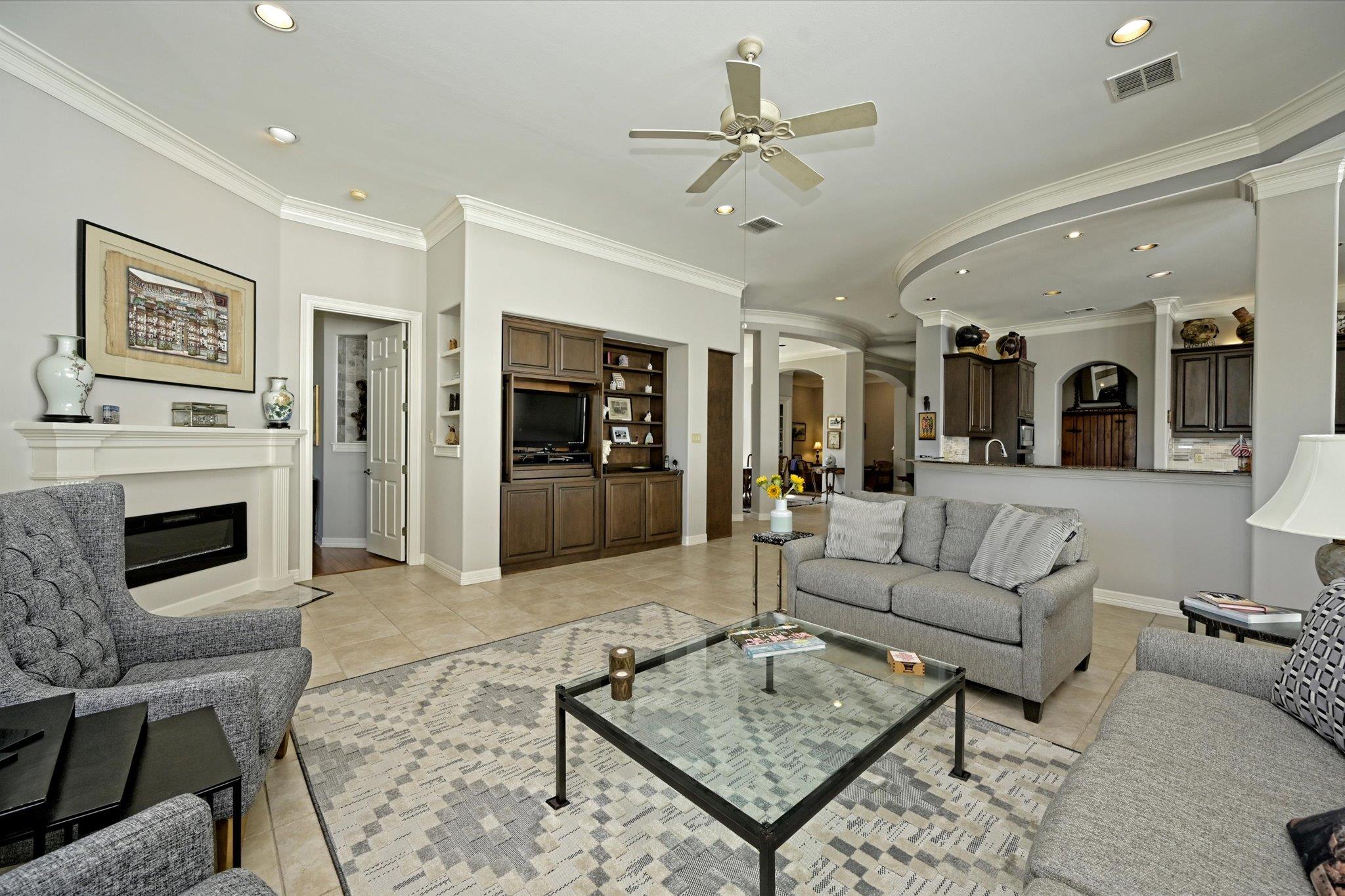 4912 Interlachen Ln, Austin, TX 78747