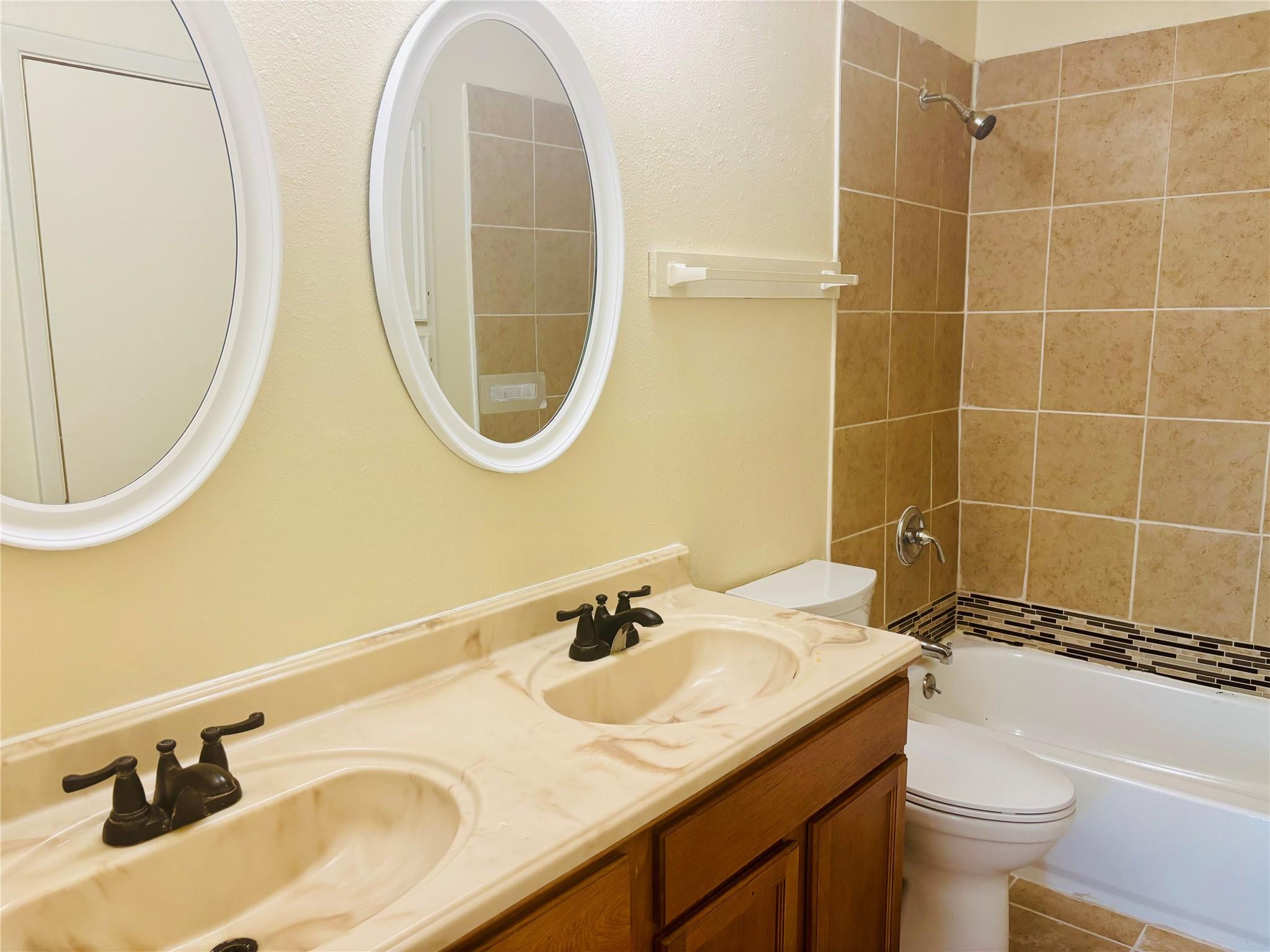 1206 Tartan Ln # B, Austin, TX 78753