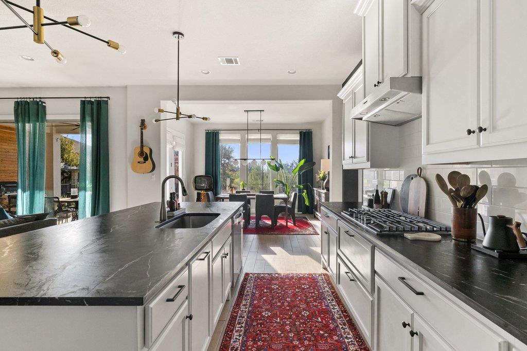 2503 Sunset Vista Cir # 132, Spicewood, TX 78669