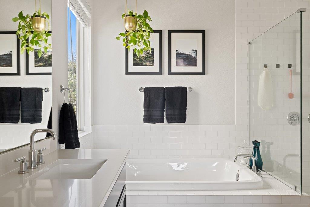 2503 Sunset Vista Cir # 132, Spicewood, TX 78669