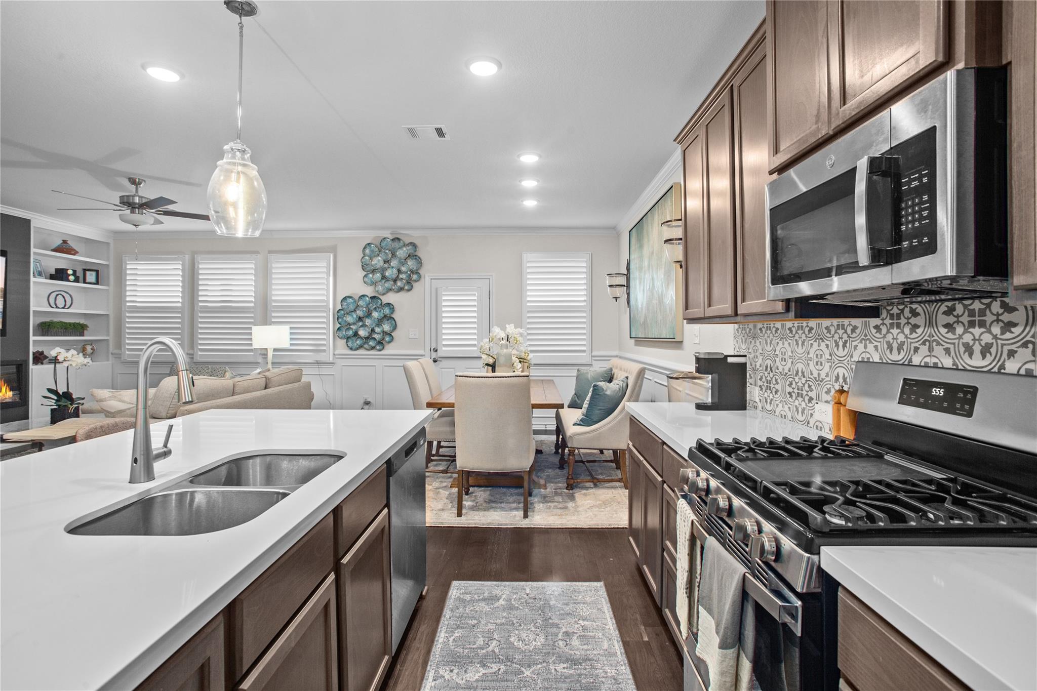 109 Adeline Rd, Hutto, TX 78634