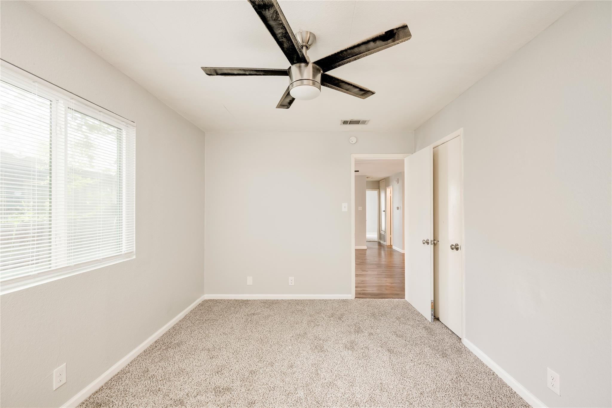 915 Chisholm Cv, Round Rock, TX 78681