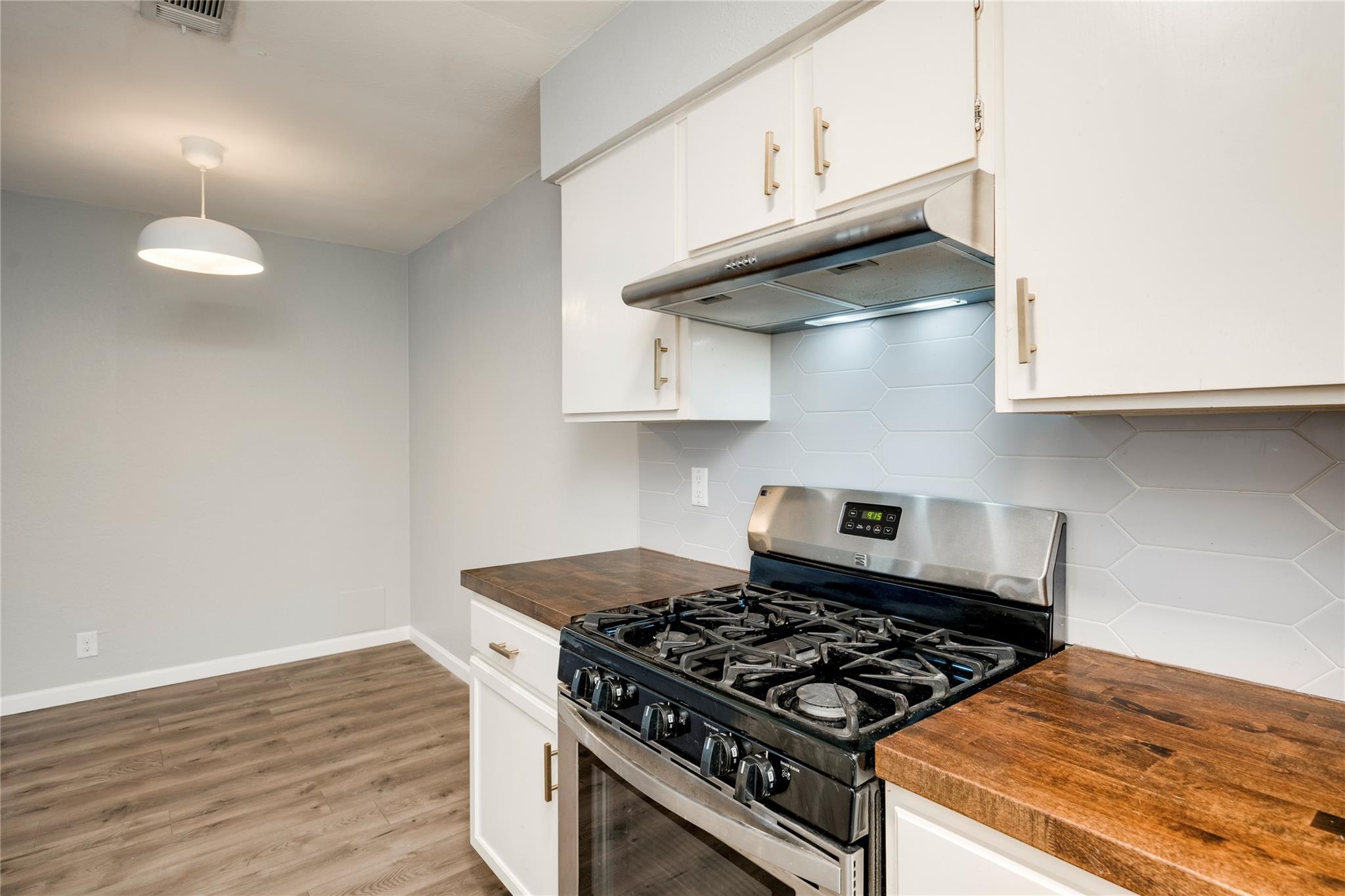 915 Chisholm Cv, Round Rock, TX 78681