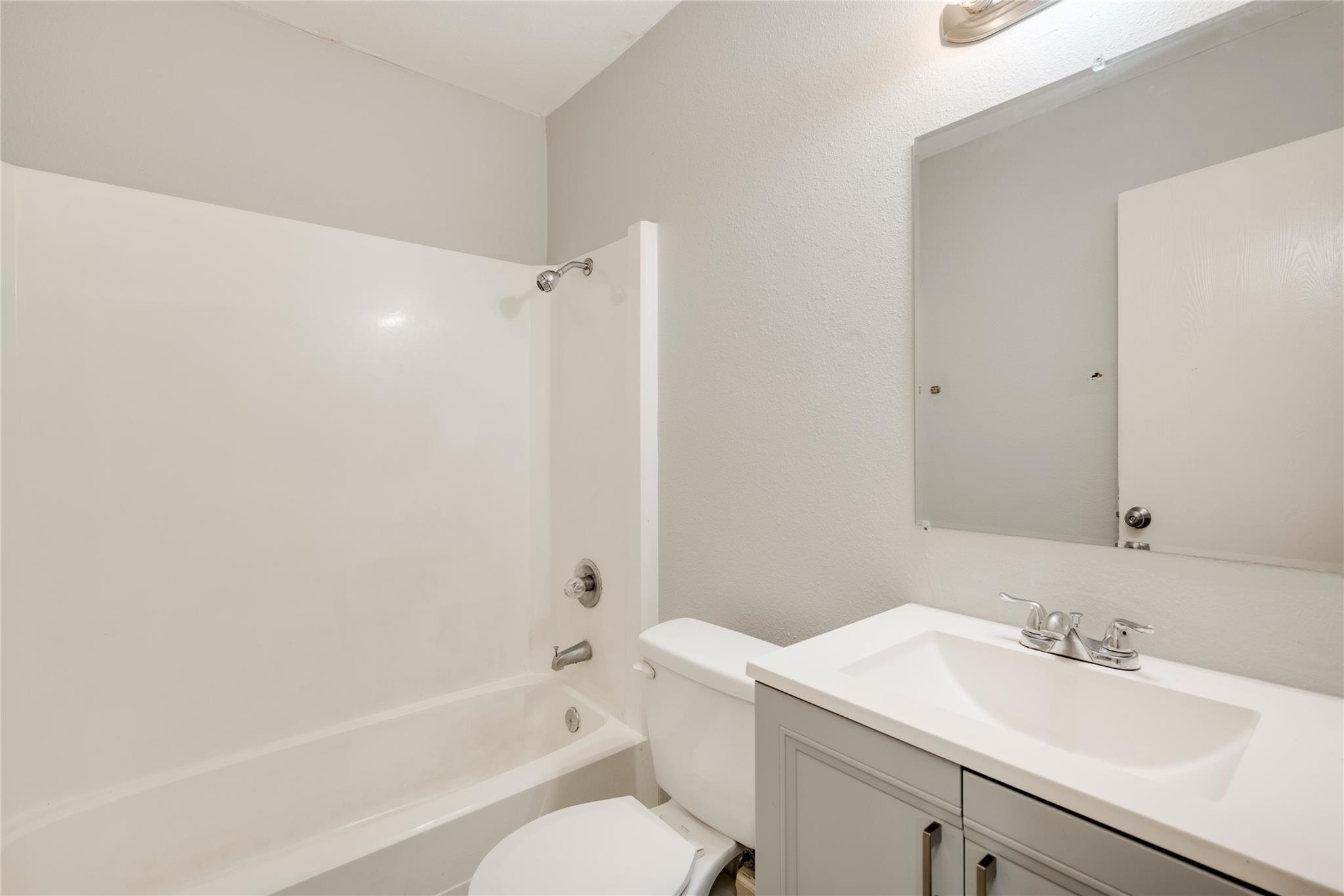 915 Chisholm Cv, Round Rock, TX 78681