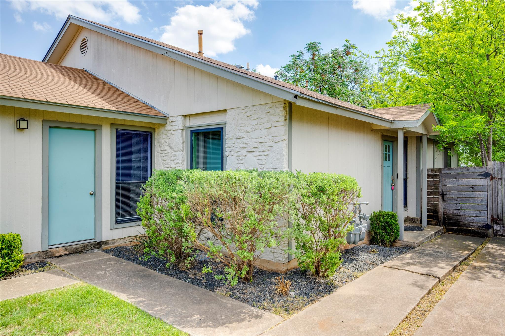 915 Chisholm Cv, Round Rock, TX 78681