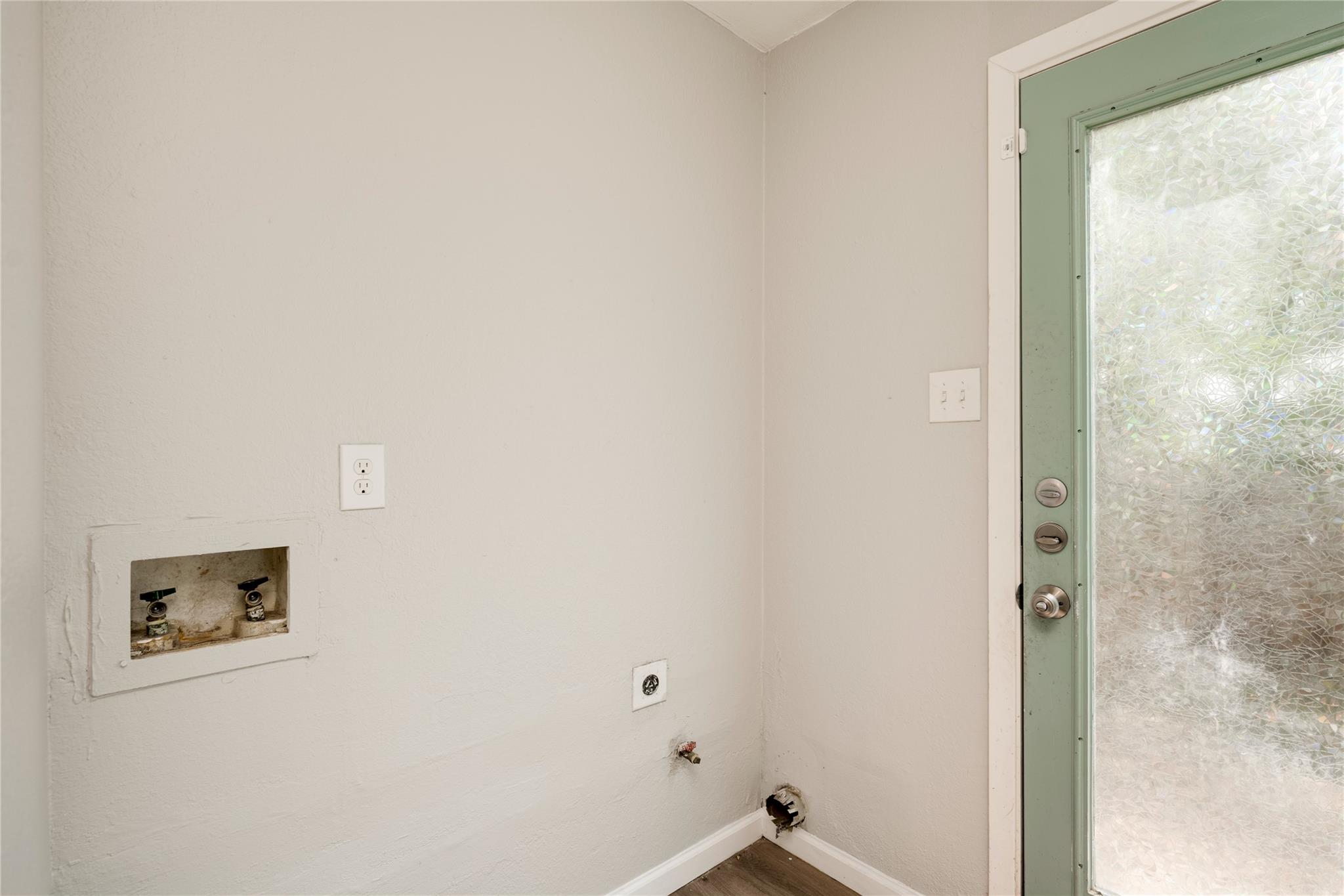 915 Chisholm Cv, Round Rock, TX 78681