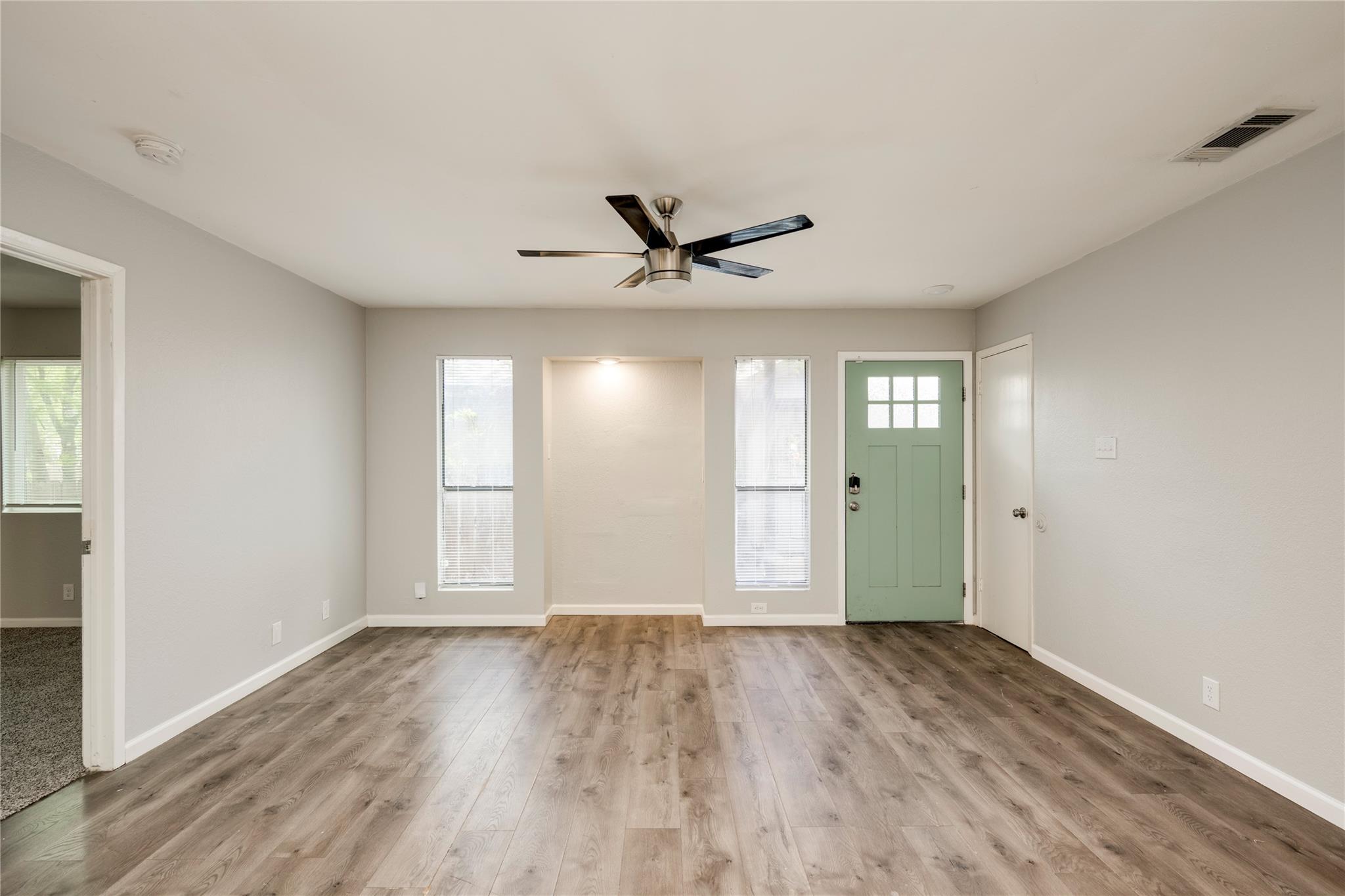 915 Chisholm Cv, Round Rock, TX 78681