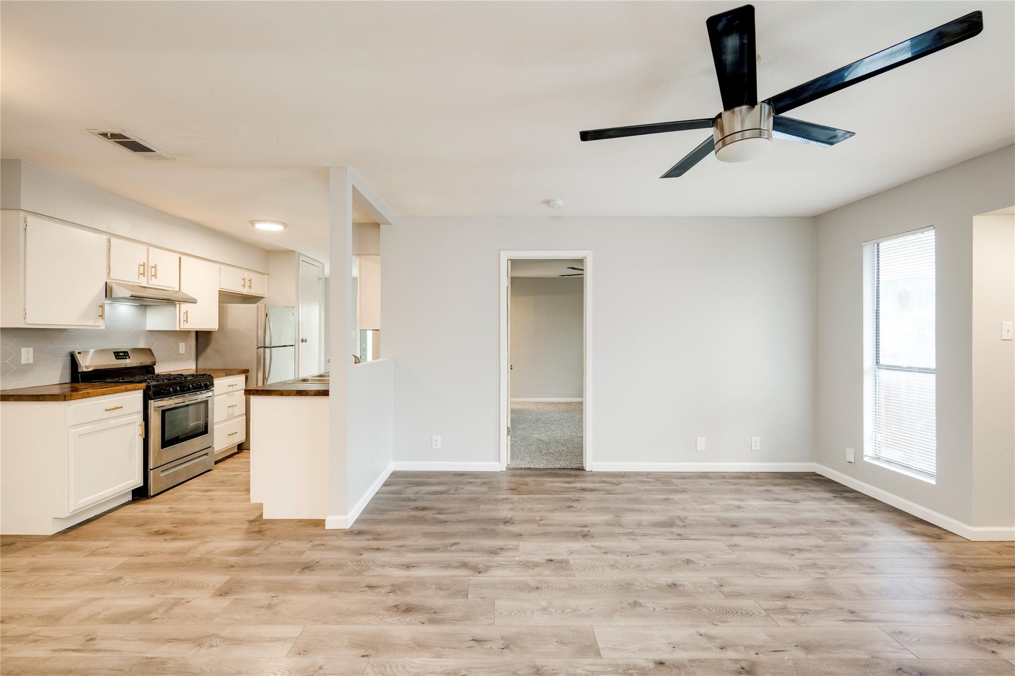 915 Chisholm Cv, Round Rock, TX 78681