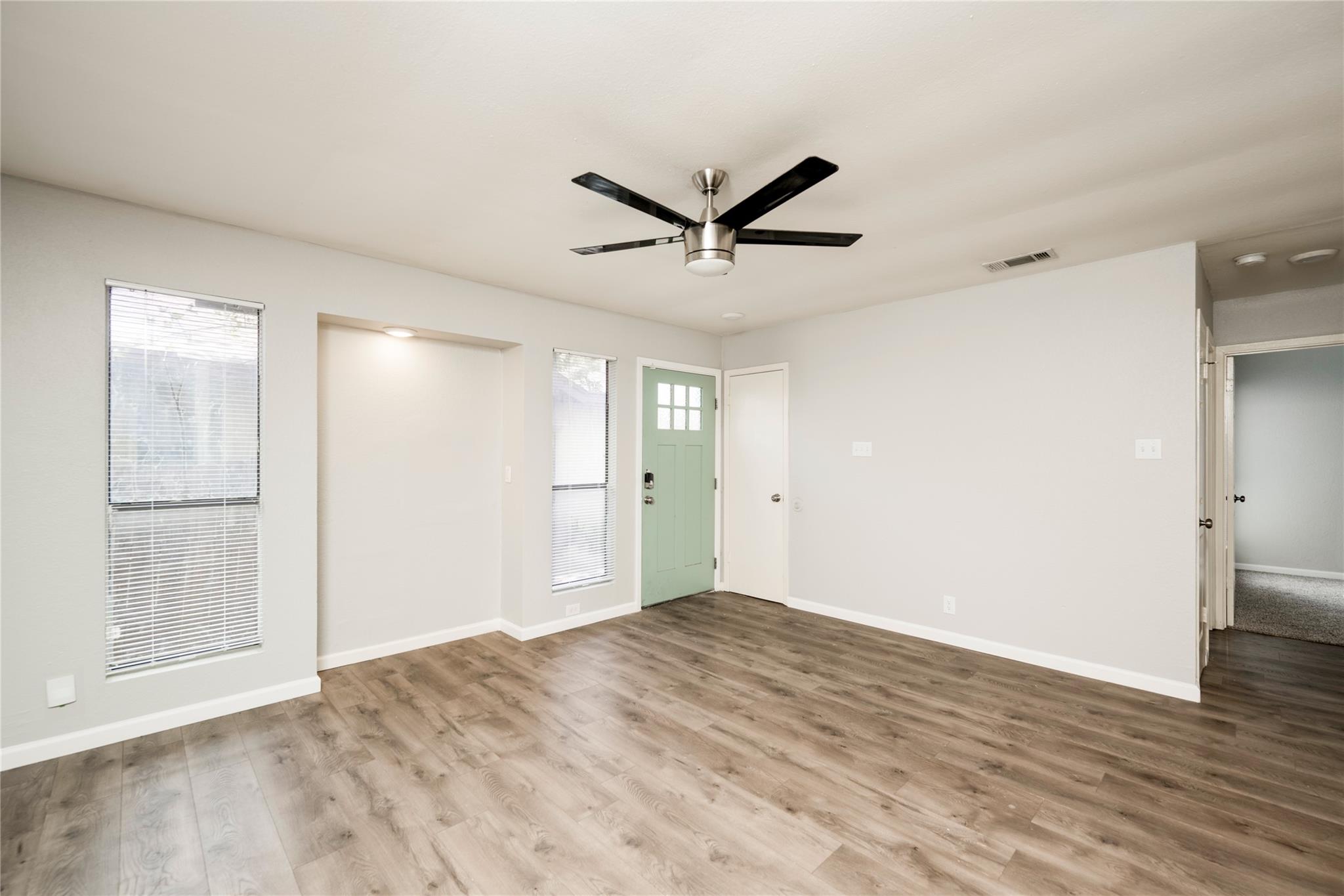 915 Chisholm Cv, Round Rock, TX 78681