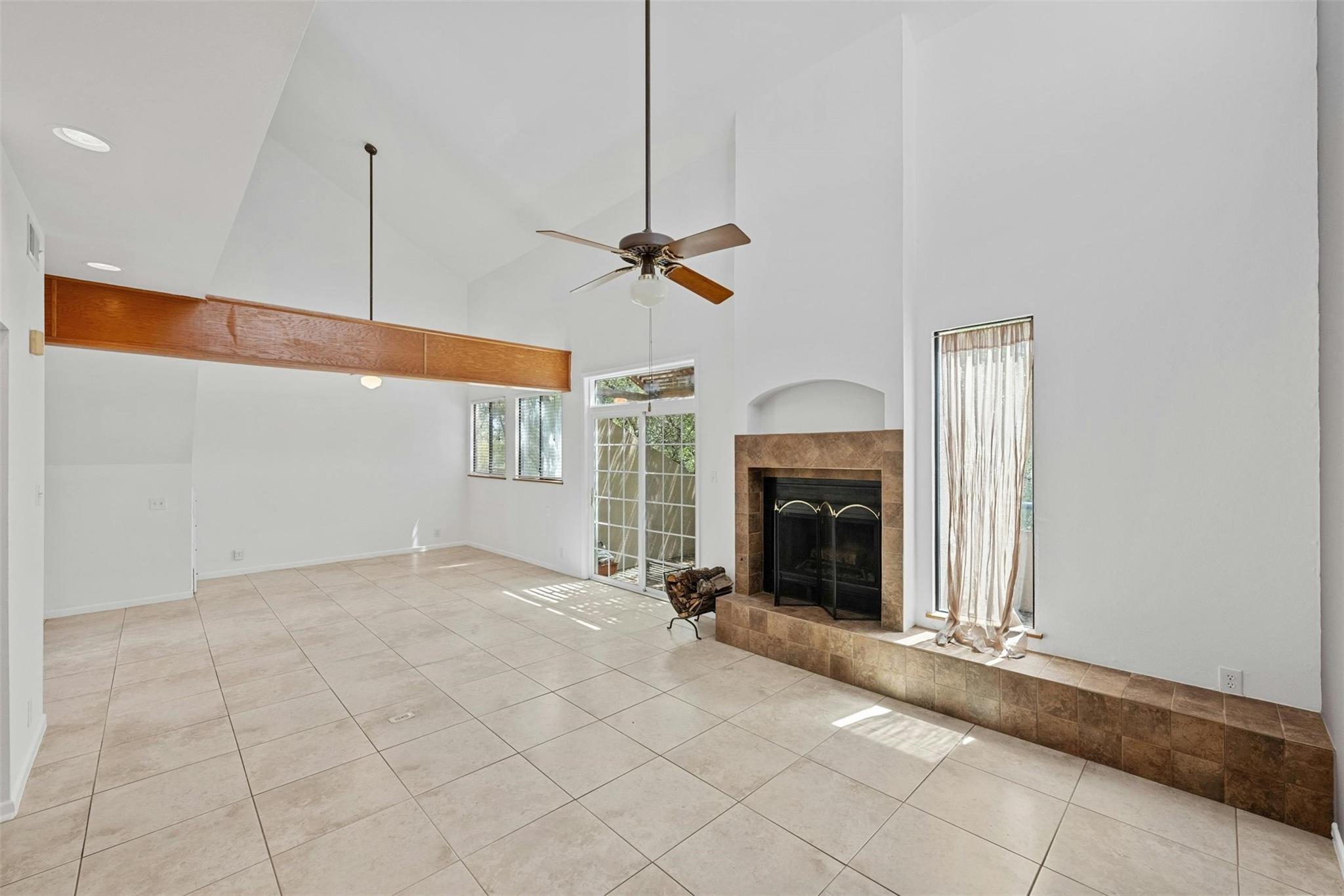 1735 Spyglass Dr # 115, Austin, TX 78746