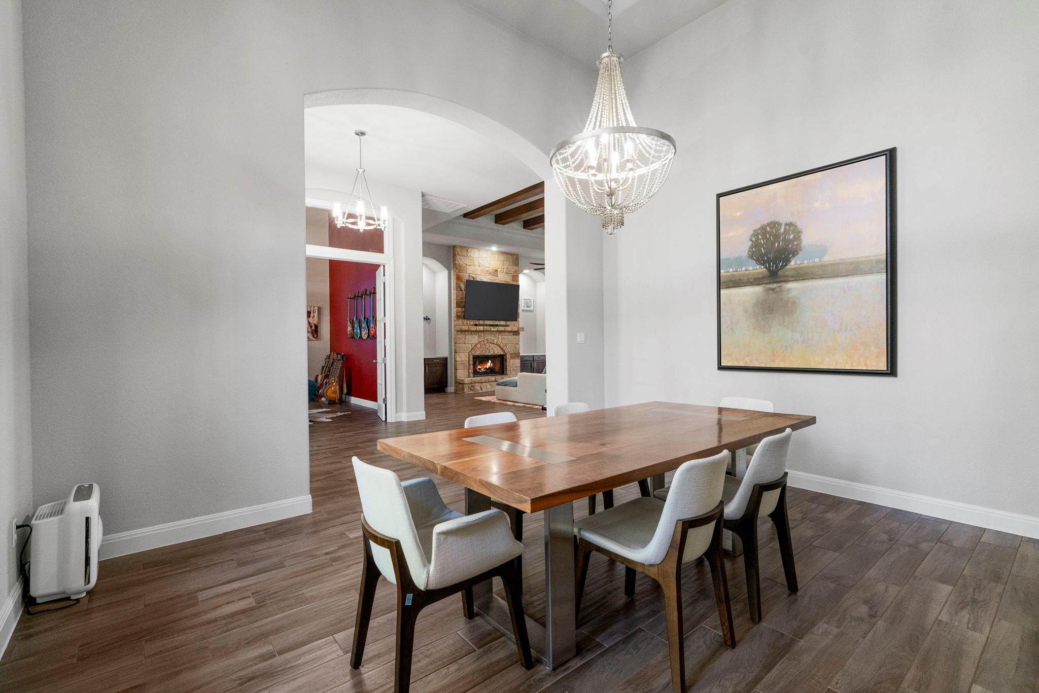 9709 Avion Cv, Dripping Springs, TX 78620