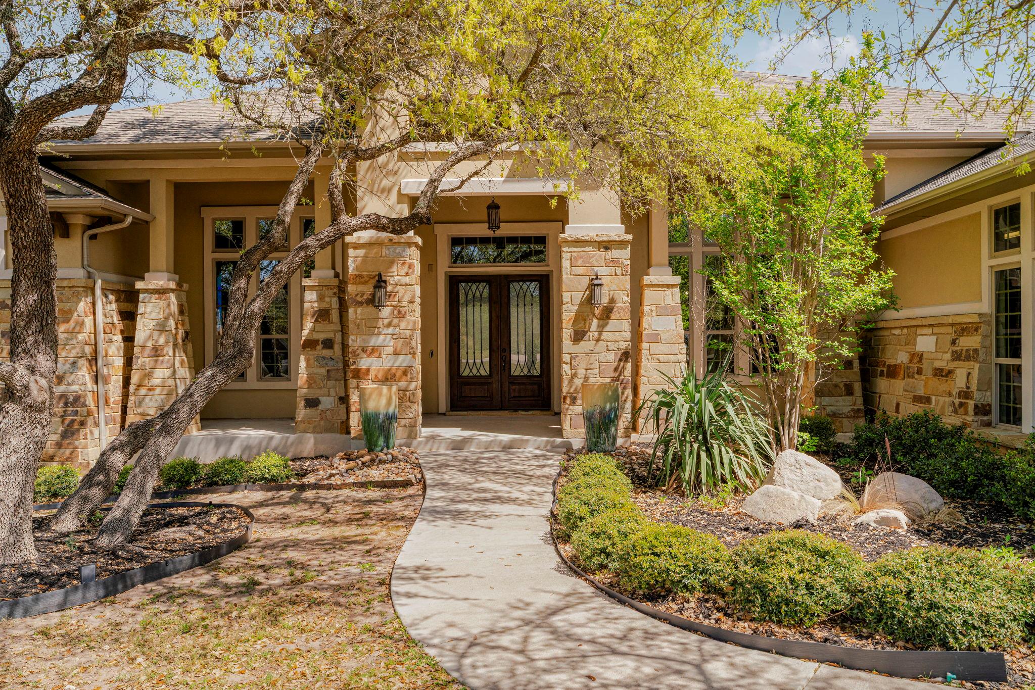 9709 Avion Cv, Dripping Springs, TX 78620