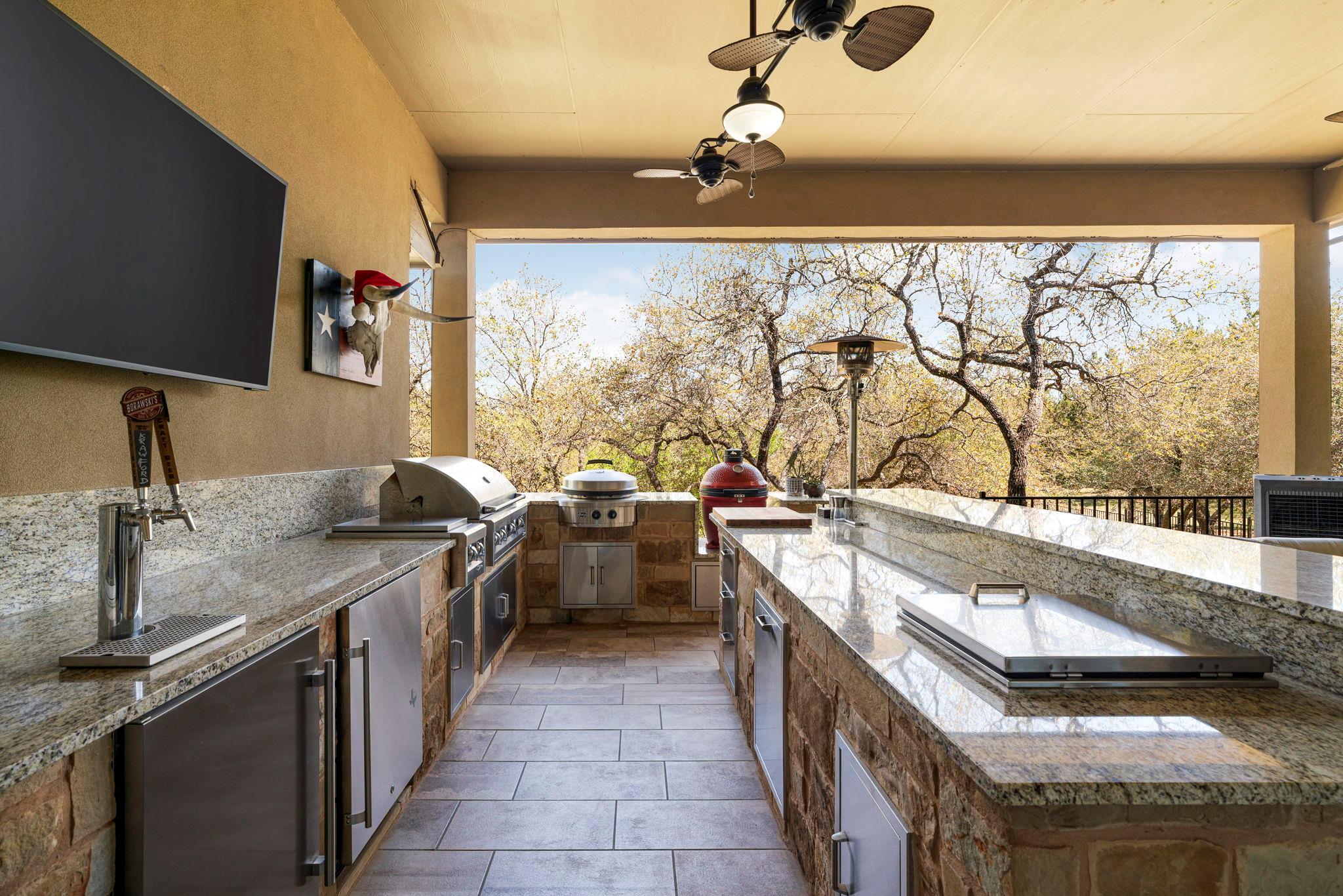 9709 Avion Cv, Dripping Springs, TX 78620