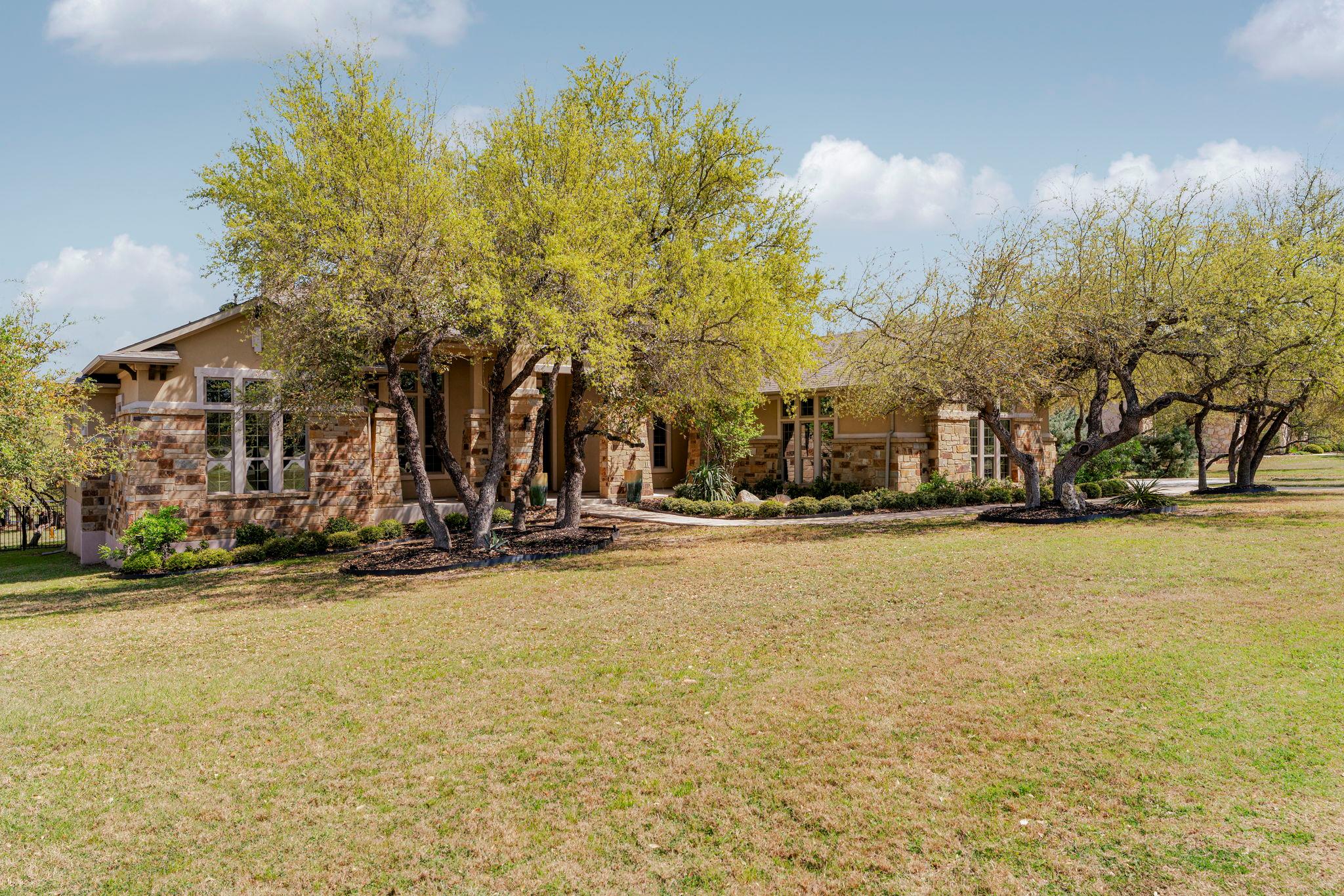 9709 Avion Cv, Dripping Springs, TX 78620