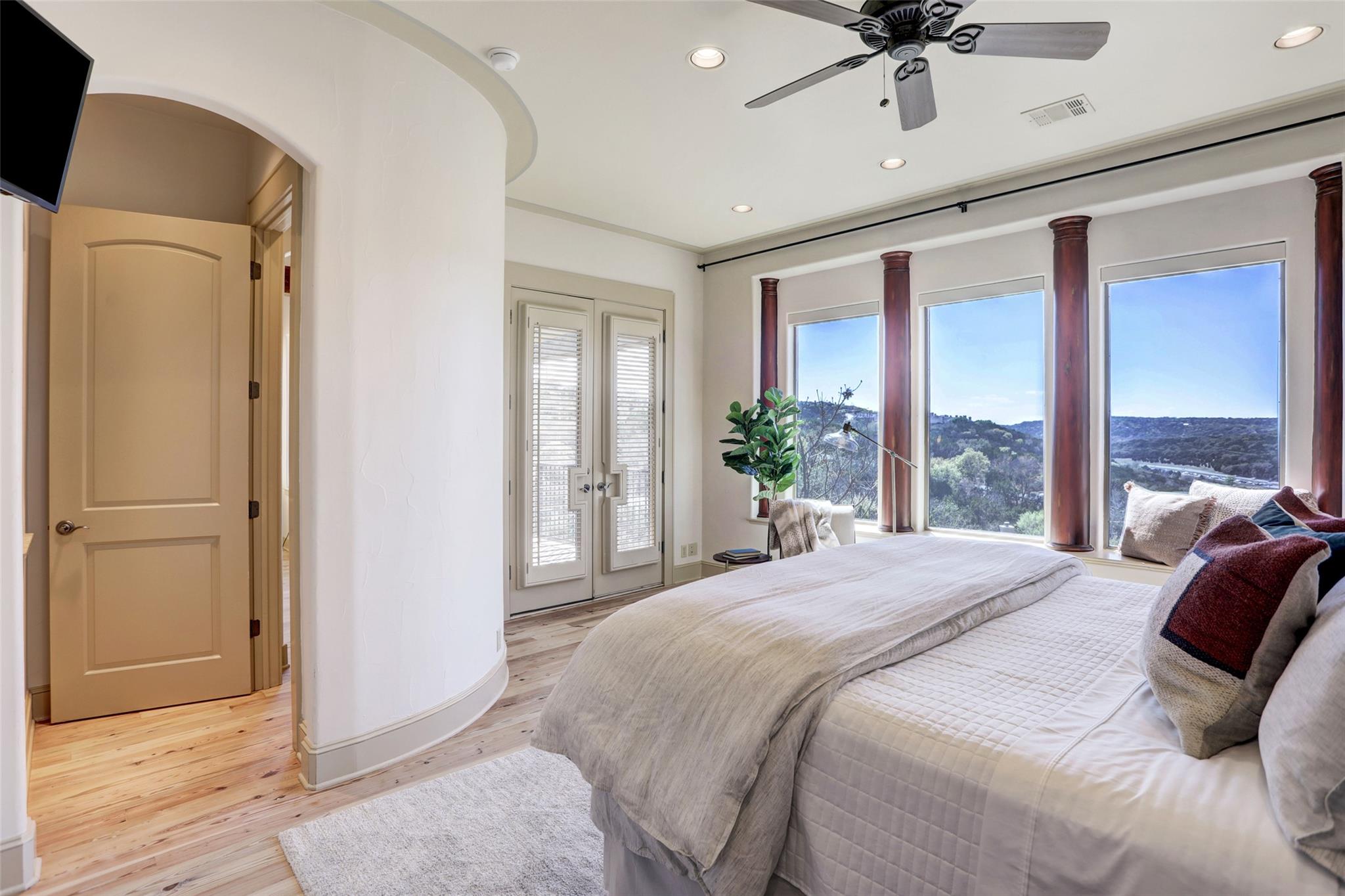 8546 Adirondack Trl # 10, Austin, TX 78759