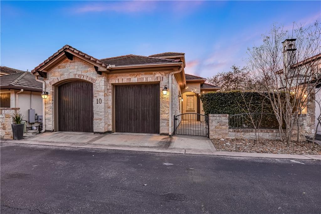 8546 Adirondack Trl # 10, Austin, TX 78759