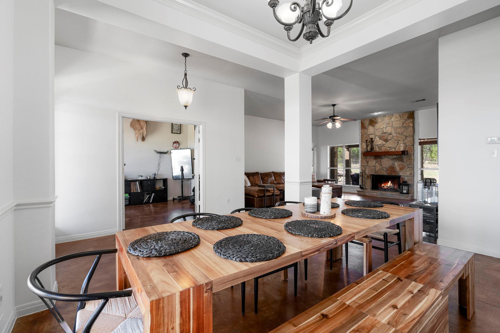 463 Beauchamp Rd, Dripping Springs, TX 78620