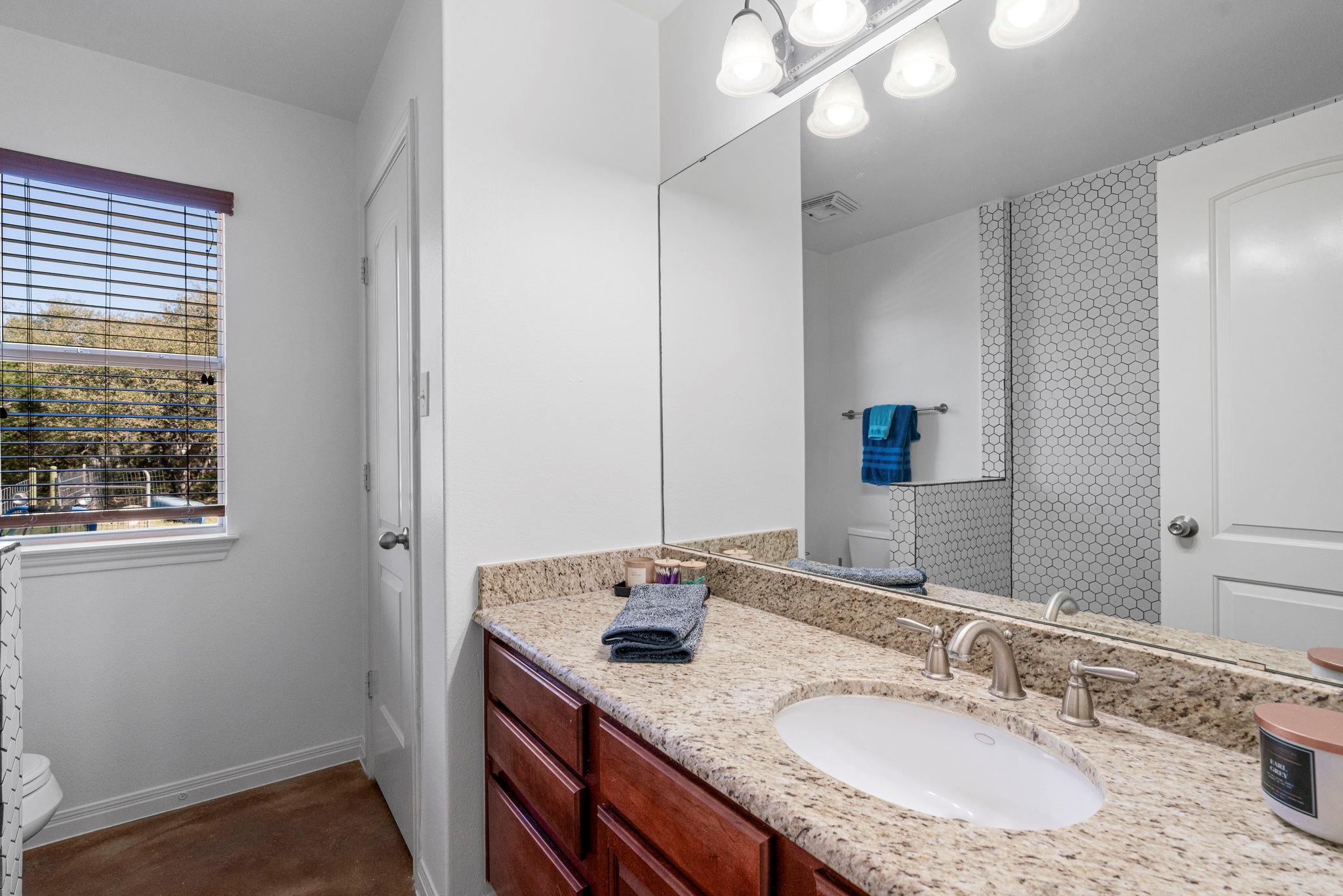 463 Beauchamp Rd, Dripping Springs, TX 78620